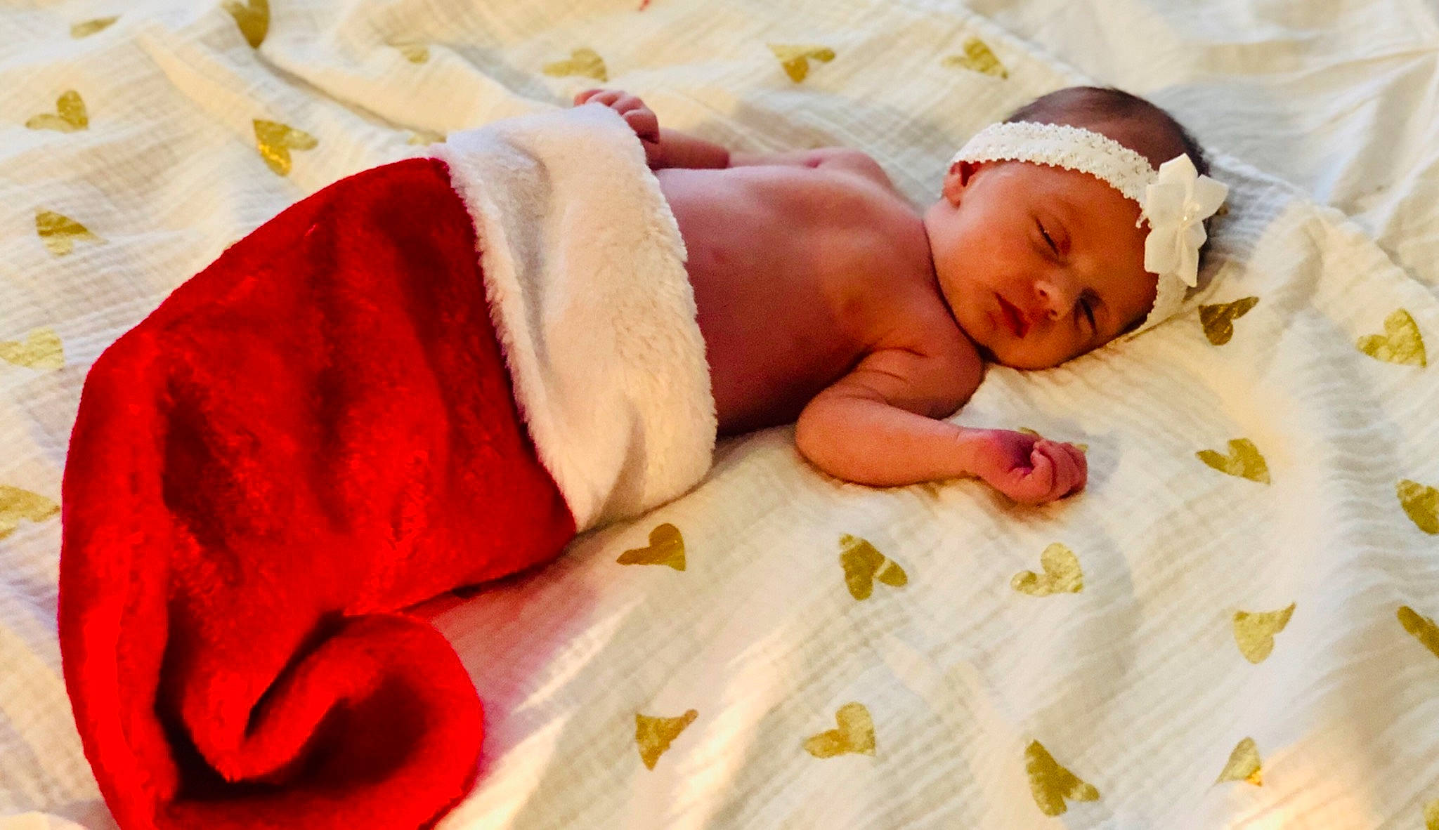 Emiliah is registered to the contest to win money with this photo: child, hair_accessory, infant, person, product, skin, sleep, textile, toddler