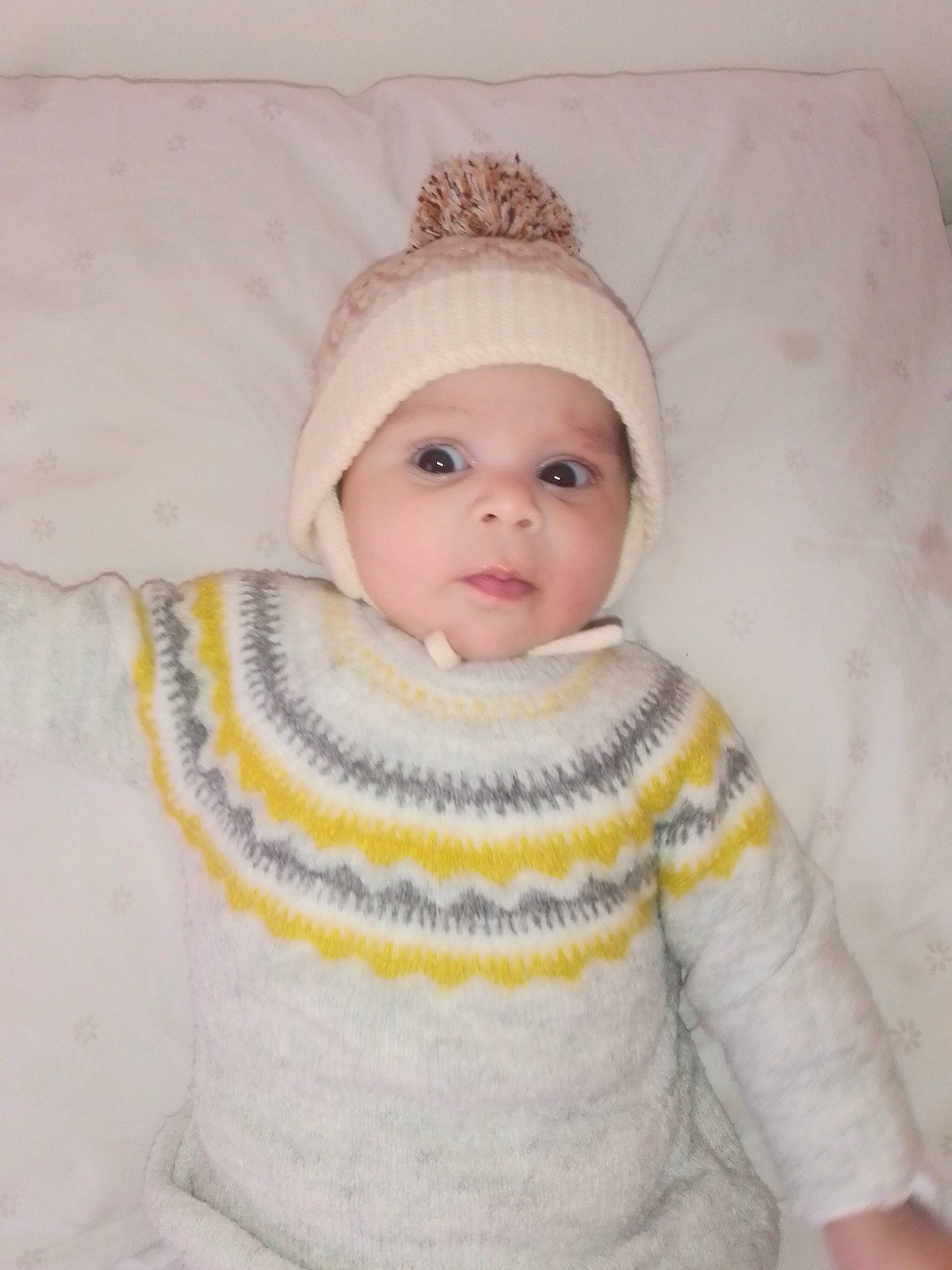 Emily Stiemer participe au concours pour gagner de l'argent avec cette photo : blue, cheek, clothing, dress, eye, face, green, hairstyle, head, headwear, human, human_body, lip, people, person, product, sitting, skin, sleeve, sweater