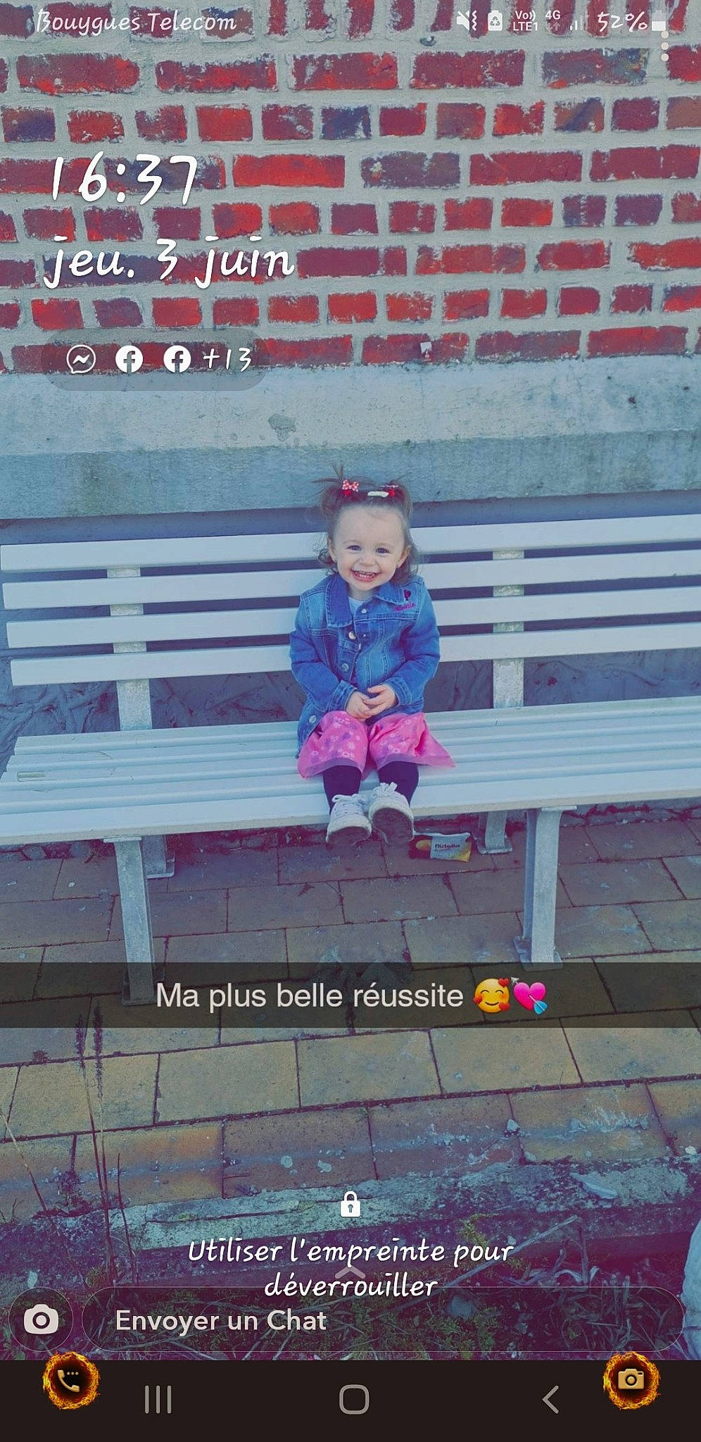 Zahyana a rejoint le concours — aidez-le/la à gagner de superbes lots ! beauty, bench, child, city, fence, font, fun, happy, joy, leisure, magenta, person, pink, product, public_space, purple, rectangle, sky, toddler, tree