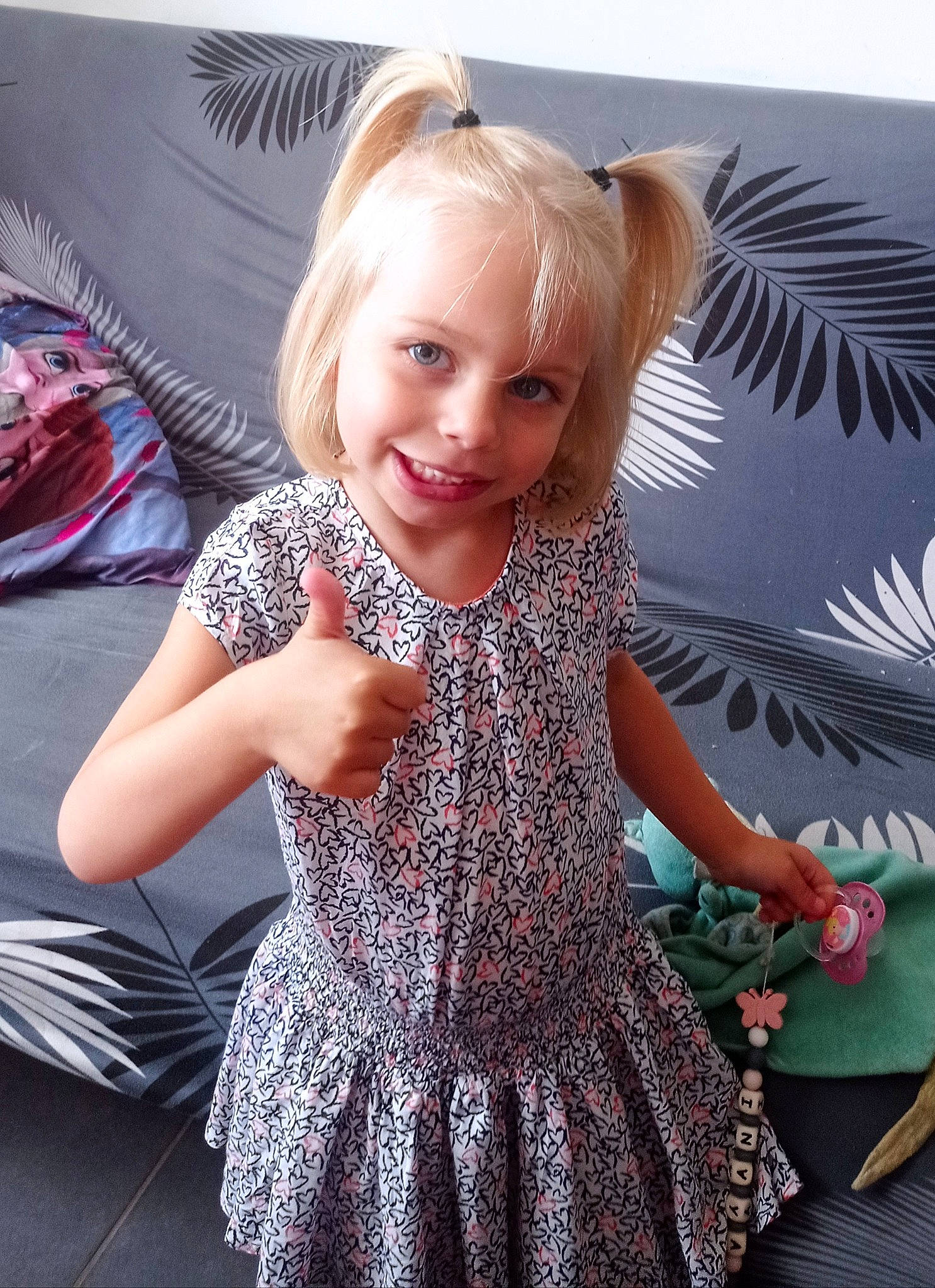 Inaya participe au concours pour gagner de l'argent avec cette photo : child, cool, day_dress, dress, eye, fashion_design, flash_photography, fun, hair, happy, head, joy, long_hair, pattern, person, pink, shoulder, sleeve, smile, textile