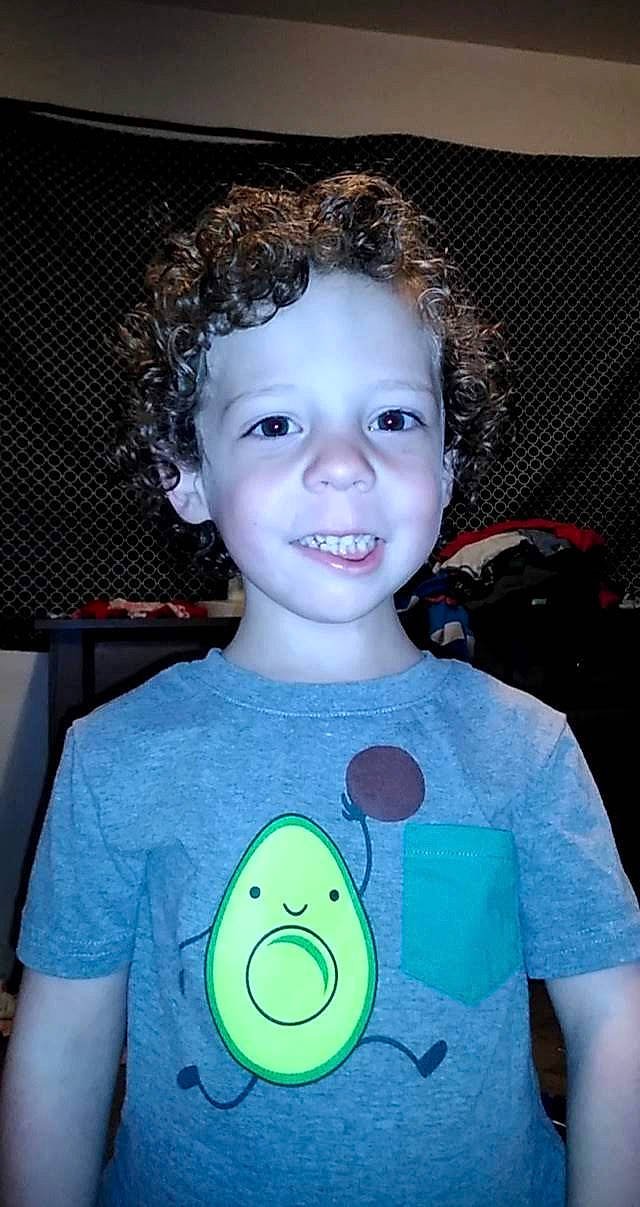 Jensen is registered to the contest to win money with this photo: cheek, child, cool, ear, face, facial_expression, forehead, fun, happy, head, iris, joy, lip, mouth, neck, nose, person, smile, space, t_shirt