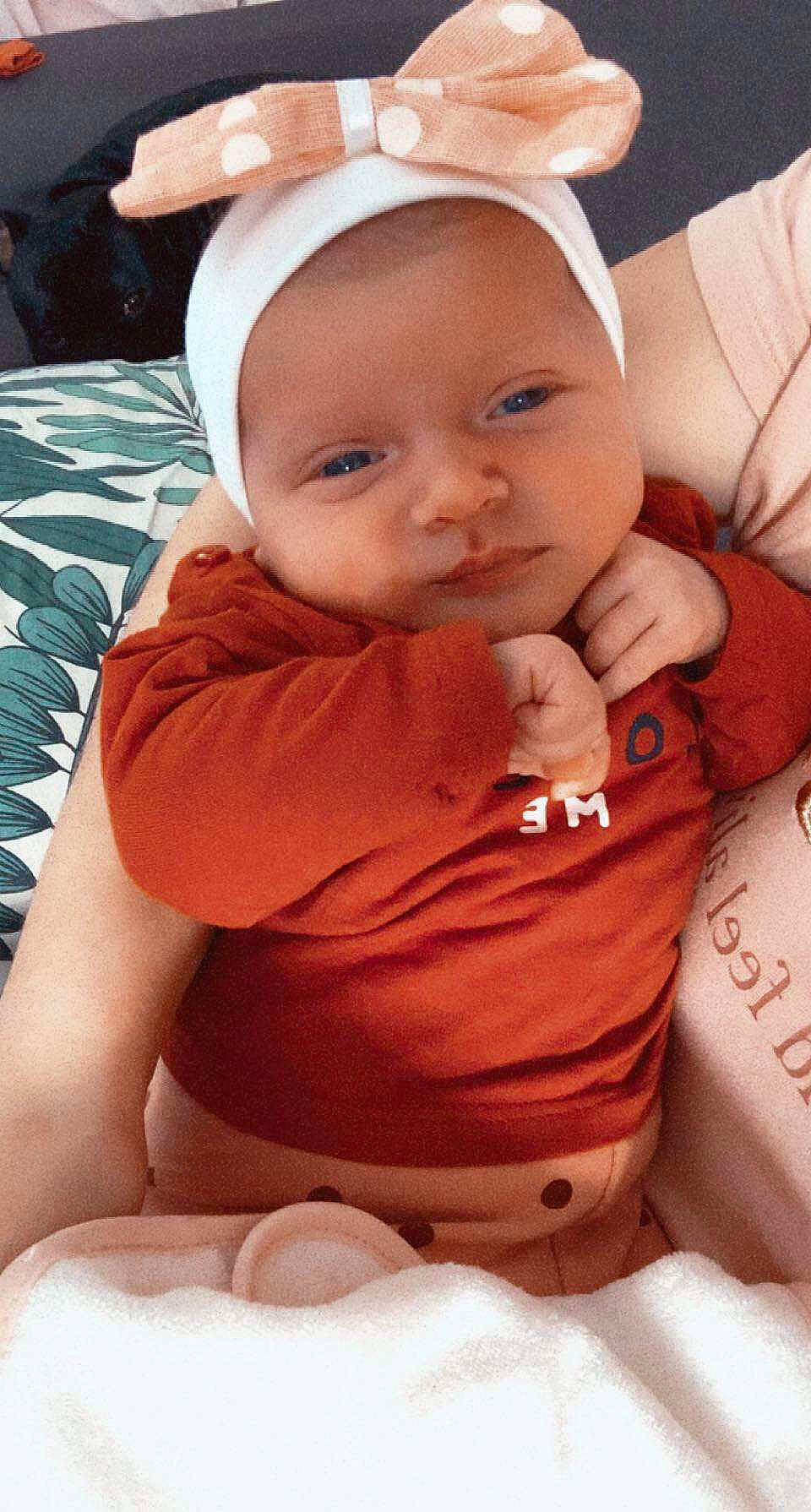 Mencia a rejoint le concours — aidez-le/la à gagner de superbes lots ! arm, baby, baby_toddler_clothing, cap, cheek, chin, comfort, eye, happy, head, human_body, lip, mouth, neck, nose, person, skin, sleeve, stomach, toddler