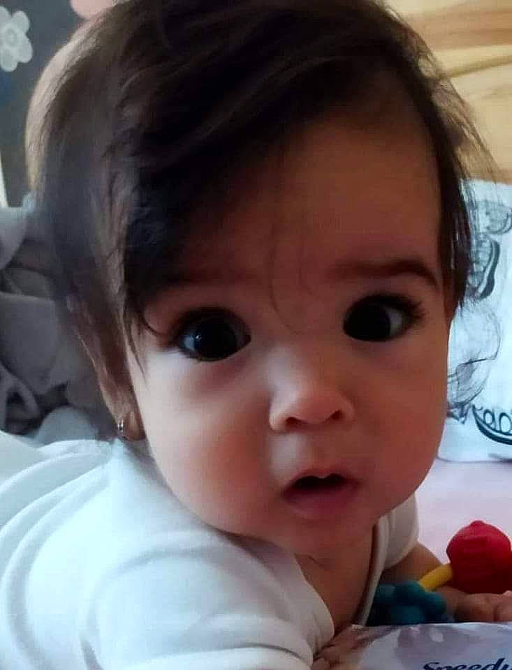 Kinga a rejoint le concours — aidez-le/la à gagner de superbes lots ! baby, baby_toddler_clothing, cheek, child, chin, close_up, ear, eye, eyebrow, eyelash, face, happy, iris, lip, mouth, nose, person, skin, smile, surprise