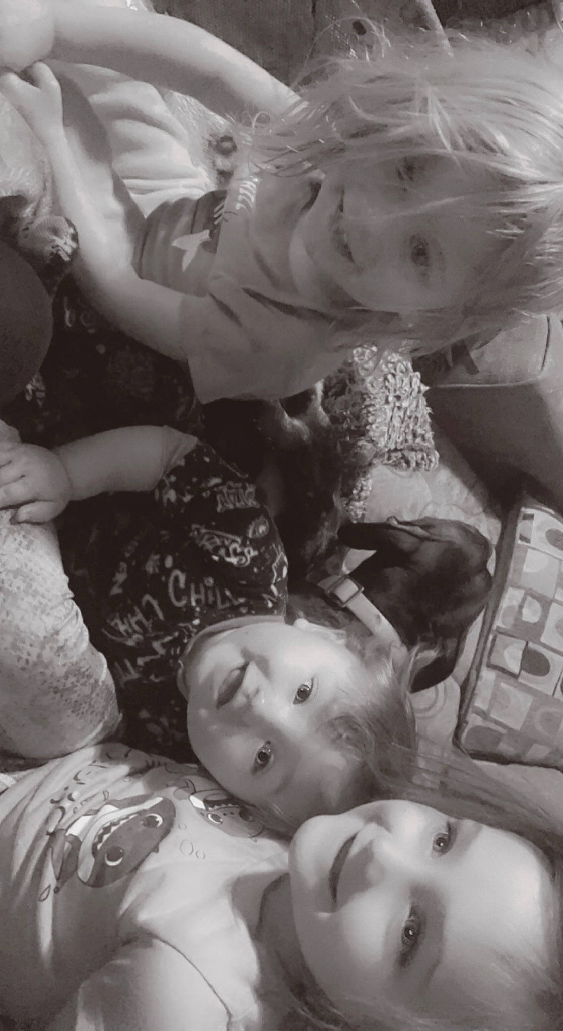 Gunnar is registered to the contest to win money with this photo: black, black_and_white, cheek, flash_photography, gesture, happy, head, human, iris, joy, mammal, monochrome, monochrome_photography, mouth, organ, person, photograph, smile, standing, style