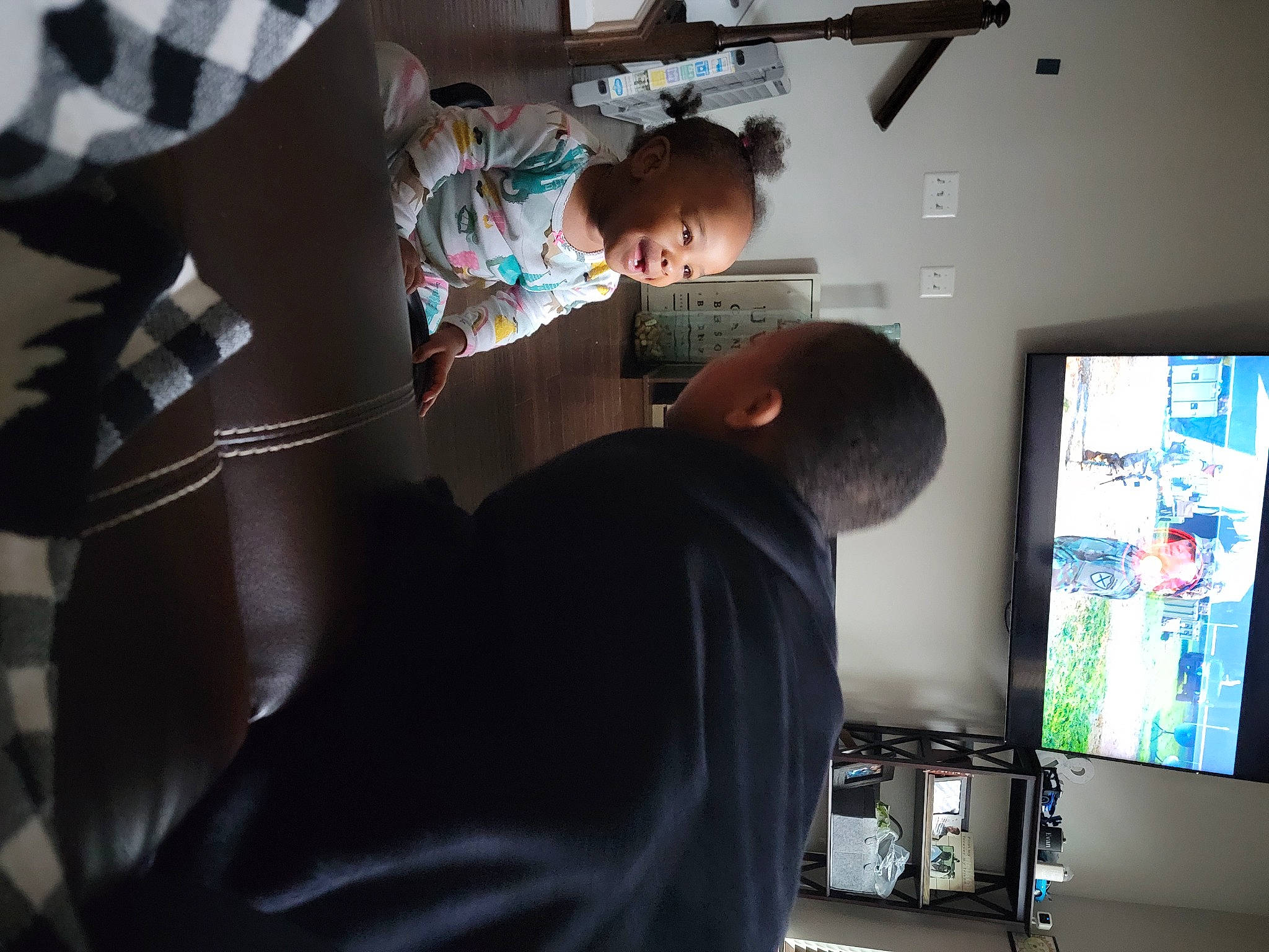 Nahla is registered to the contest to win money with this photo: audio_equipment, computer, desktop_computer, display_device, electronic_instrument, entertainment, event, eyewear, fun, gadget, headwear, led_backlit_lcd_display, machine, microphone, multimedia, musician, person, projection_screen, room, space