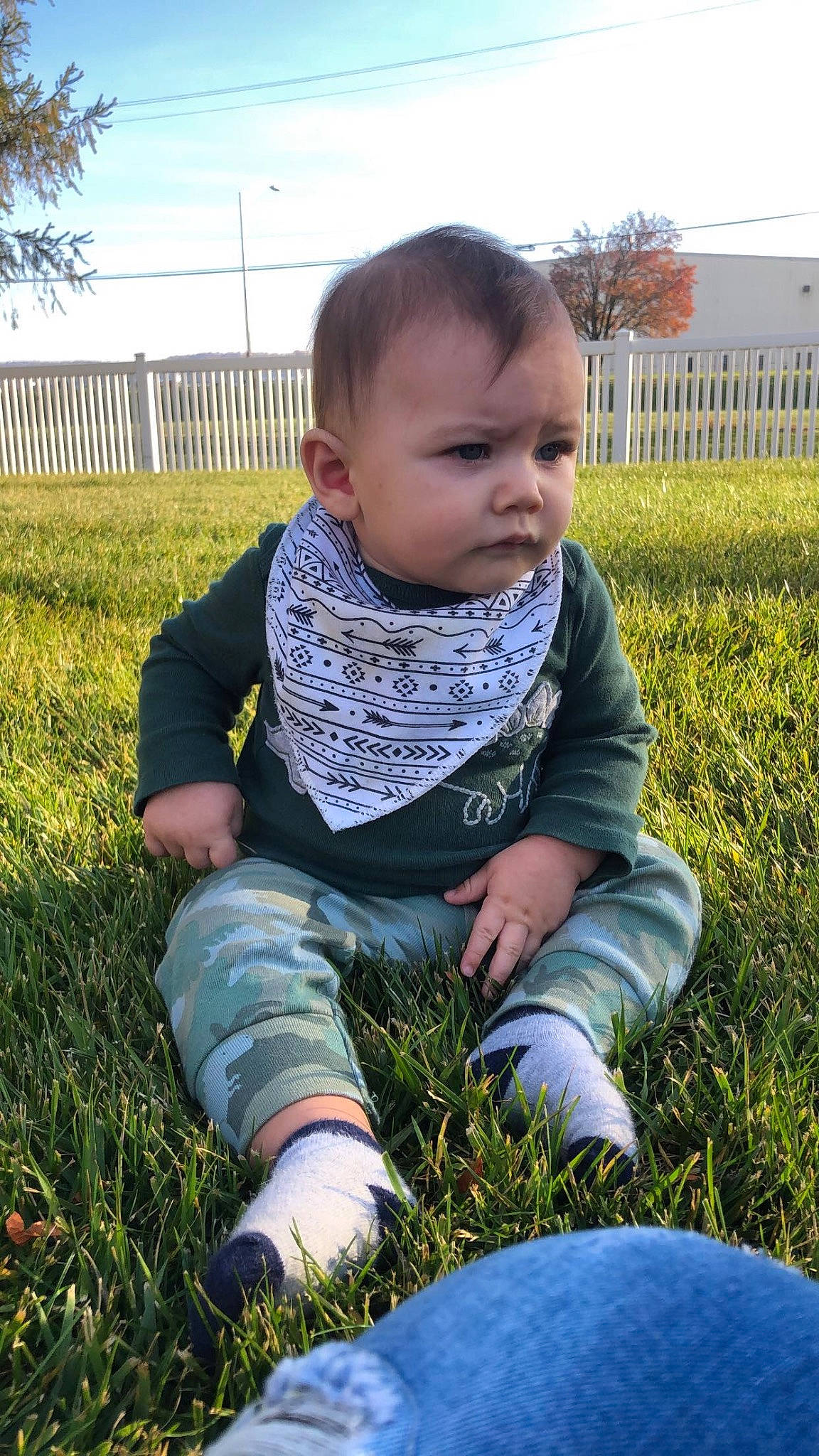 Axel is registered to the contest to win money with this photo: baby, child, finger, fun, garden, grass, grassland, happy, lawn, leaf, leisure, meadow, people_in_nature, person, plant, sitting, sky, soil, sunlight, toddler