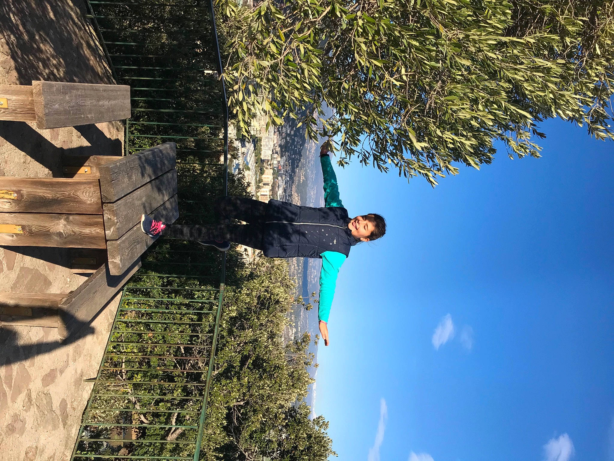 Celine a rejoint le concours — aidez-le/la à gagner de superbes lots ! adventure, branch, cloud, electric_blue, grass, happy, joy, leaf, leisure, people_in_nature, person, plant, recreation, shadow, sky, tints_and_shades, travel, tree, trunk, twig