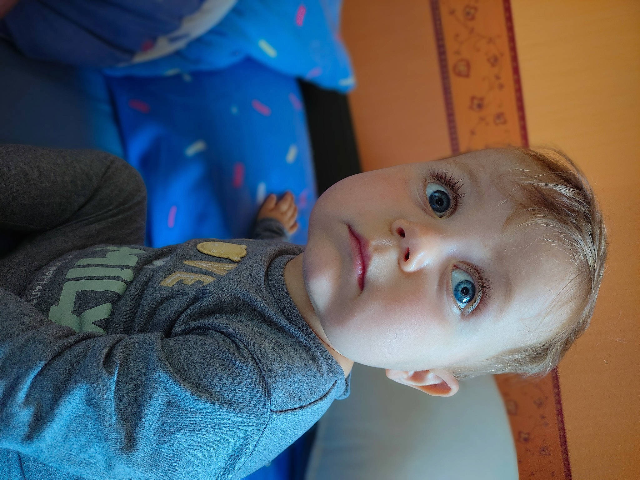 Arthur participe au concours pour gagner de l'argent avec cette photo : baby, baby_toddler_clothing, cheek, child, chin, comfort, doll, electric_blue, eyelash, forehead, happy, headgear, lip, mouth, neck, nose, person, sitting, toddler, toy