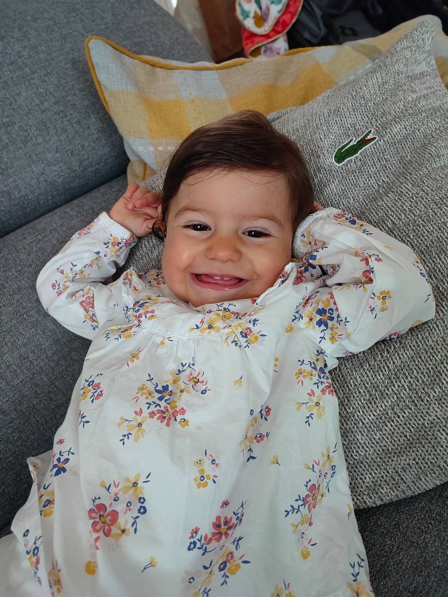 Anastazia a rejoint le concours — aidez-le/la à gagner de superbes lots ! baby, baby_toddler_clothing, bedding, cheek, child, comfort, couch, event, face, happy, head, joy, linens, pattern, person, product, skin, sleeve, smile, textile