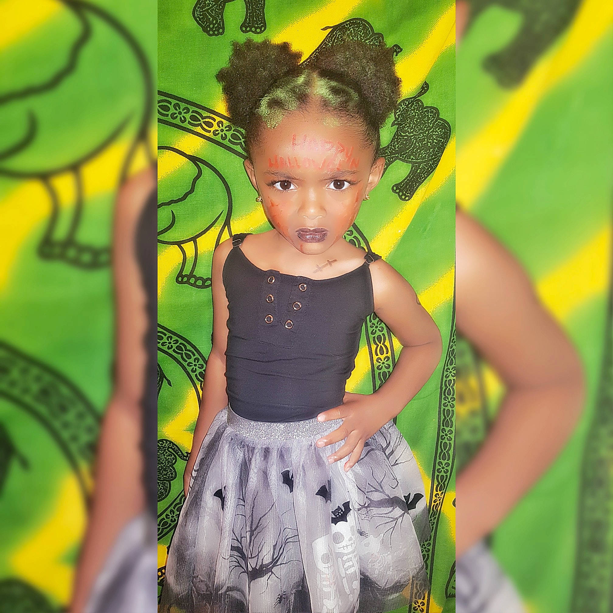 Shanel a rejoint le concours — aidez-le/la à gagner de superbes lots ! child, fun, girl, grass, green, happiness, person, play, smile, toddler, yellow