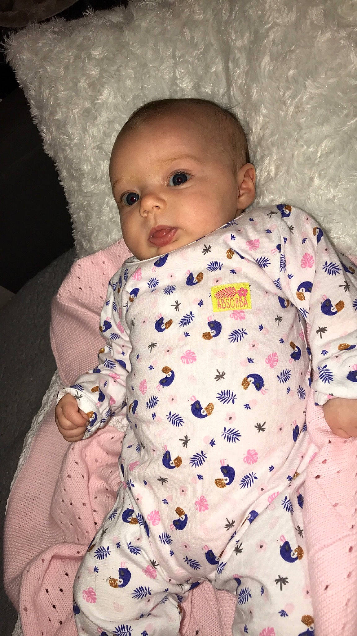 ïnaya participe au concours pour gagner de l'argent avec cette photo : baby, baby_toddler_clothing, cheek, child, comfort, eye, facial_expression, head, headgear, linens, lip, mouth, nose, organ, outerwear, person, pink, skin, sleeve, textile