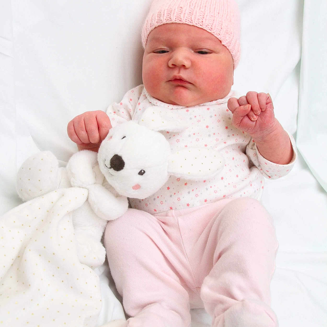 Naomy a rejoint le concours — aidez-le/la à gagner de superbes lots ! baby_toys, cheek, child, doll, ear, infant, material, nose, person, pink, product, skin, stuffed_toy, textile, toddler, toy, wool