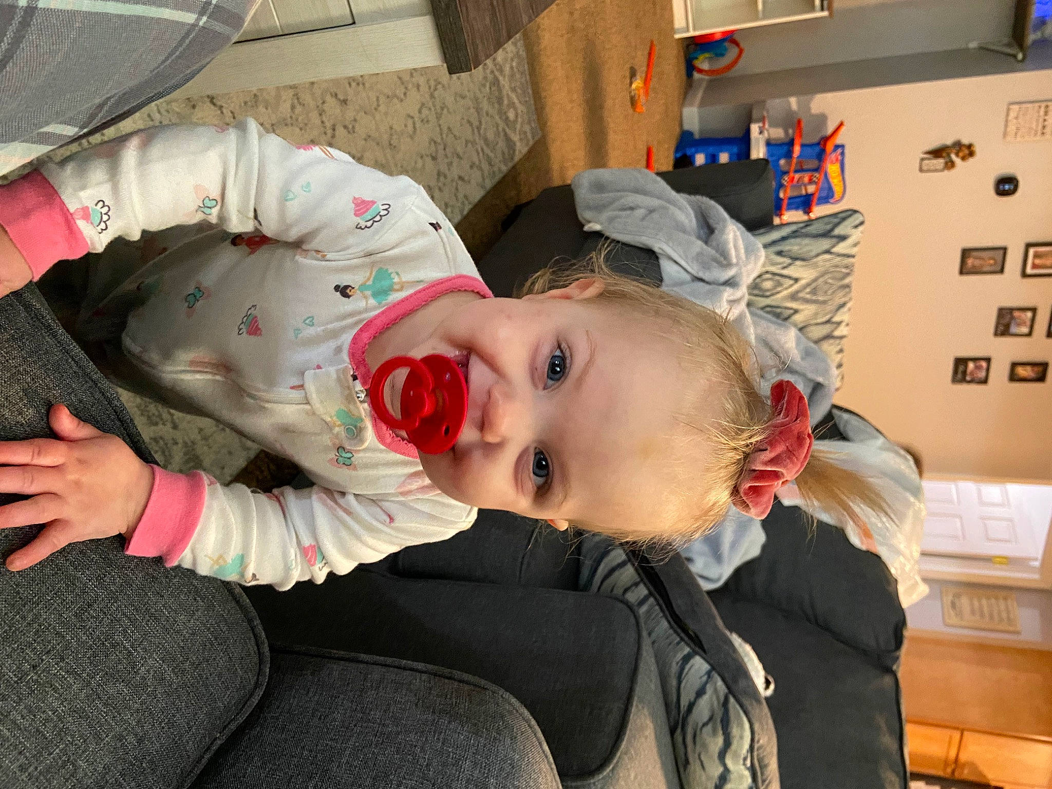 Sara is registered to the contest to win money with this photo: baby, baby_carriage, baby_products, baby_toddler_clothing, carmine, chair, cheek, child, comfort, fun, mouth, person, sitting, skin, smile, toddler