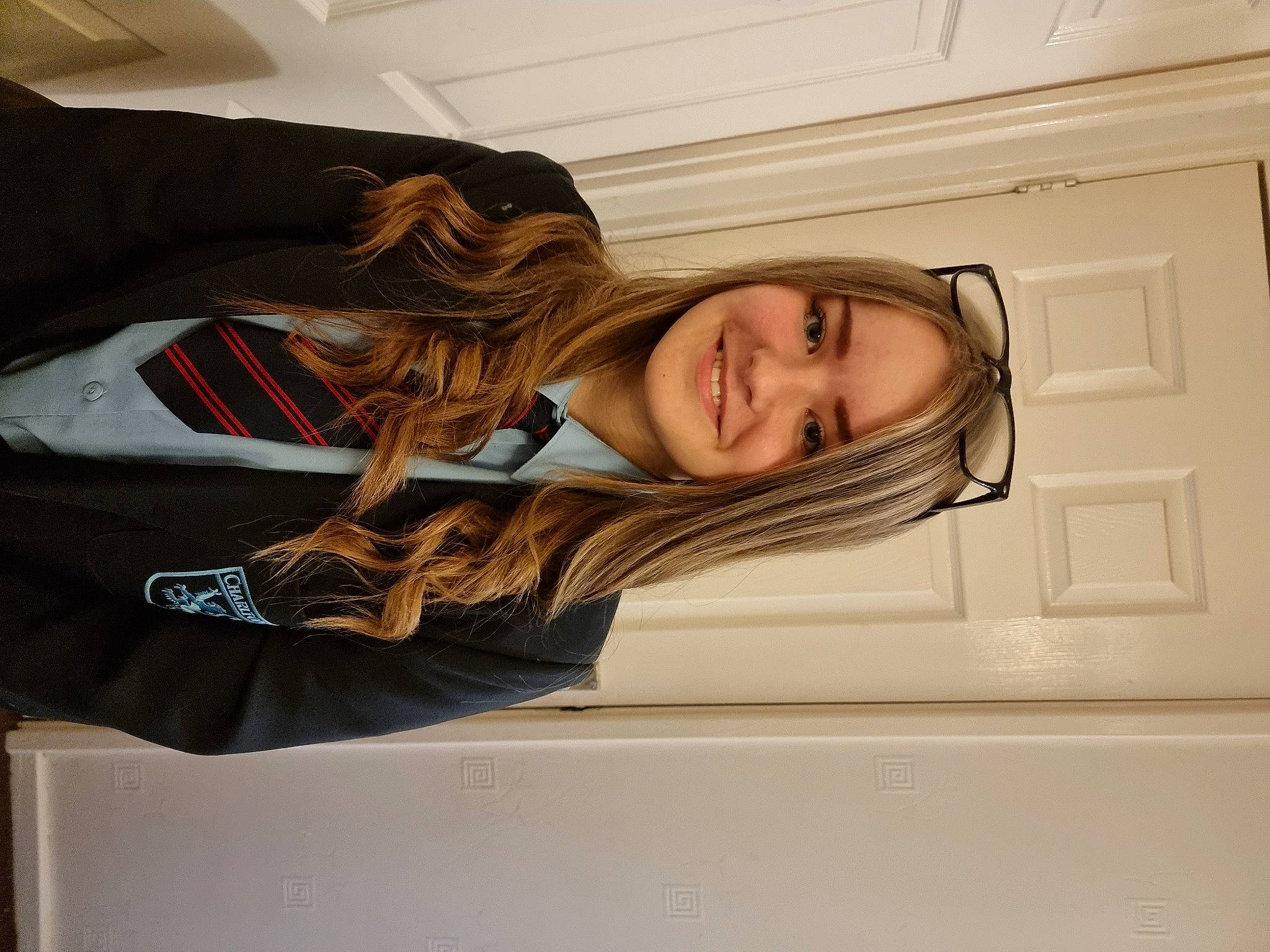 Chelsea is registered to the contest to win money with this photo: auto_part, automotive_design, automotive_exterior, blond, brown_hair, comfort, dress, human_leg, joy, long_hair, motor_vehicle, person, personal_luxury_car, plant, shoulder, smile, street_fashion, tree, vehicle, vehicle_door