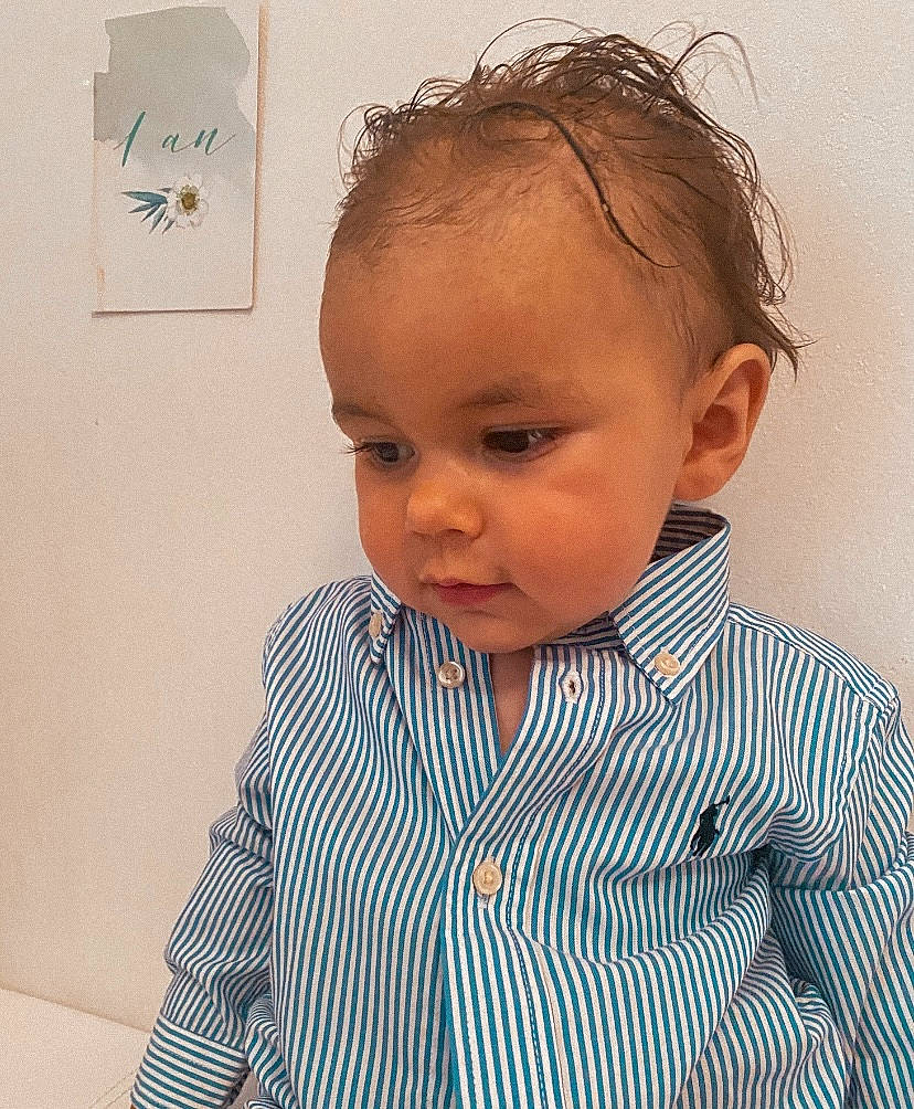 Sandro participe au concours pour gagner de l'argent avec cette photo : baby, baby_toddler_clothing, cheek, child, collar, dress_shirt, ear, eyebrow, eyelash, forehead, happy, iris, lip, mouth, neck, nose, person, skin, sleeve, smile