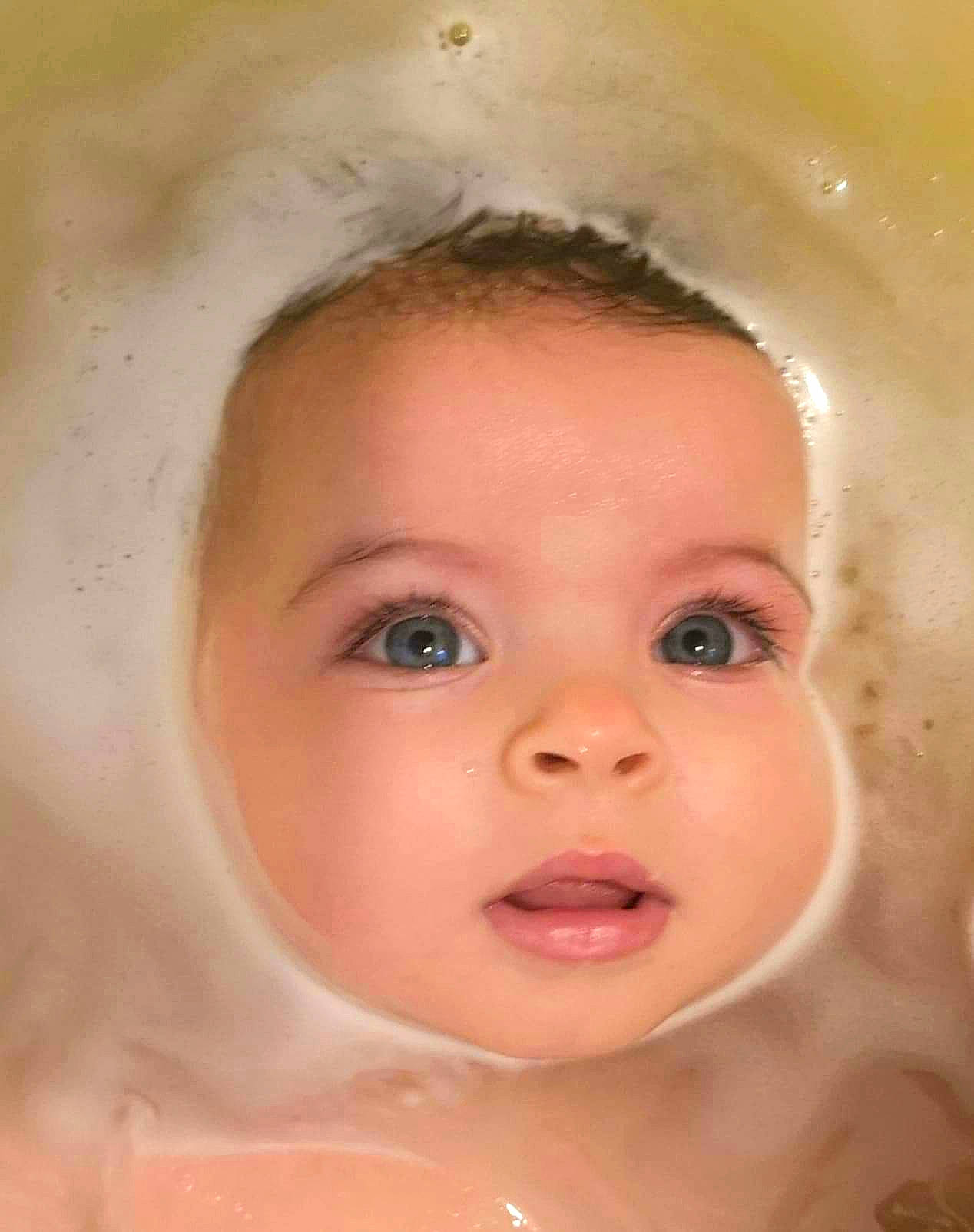 Ayana participe au concours pour gagner de l'argent avec cette photo : baby, beauty, cheek, child, chin, close_up, eye, eyebrow, eyelash, face, facial_expression, forehead, head, iris, lip, mouth, nose, organ, person, skin