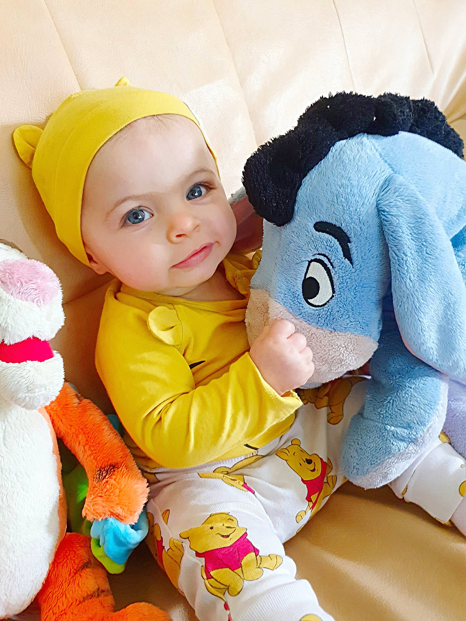 Ayana a rejoint le concours — aidez-le/la à gagner de superbes lots ! baby, child, ear, elephant, outerwear, person, play, plush, stuffed_toy, textile, toddler, toy, yellow