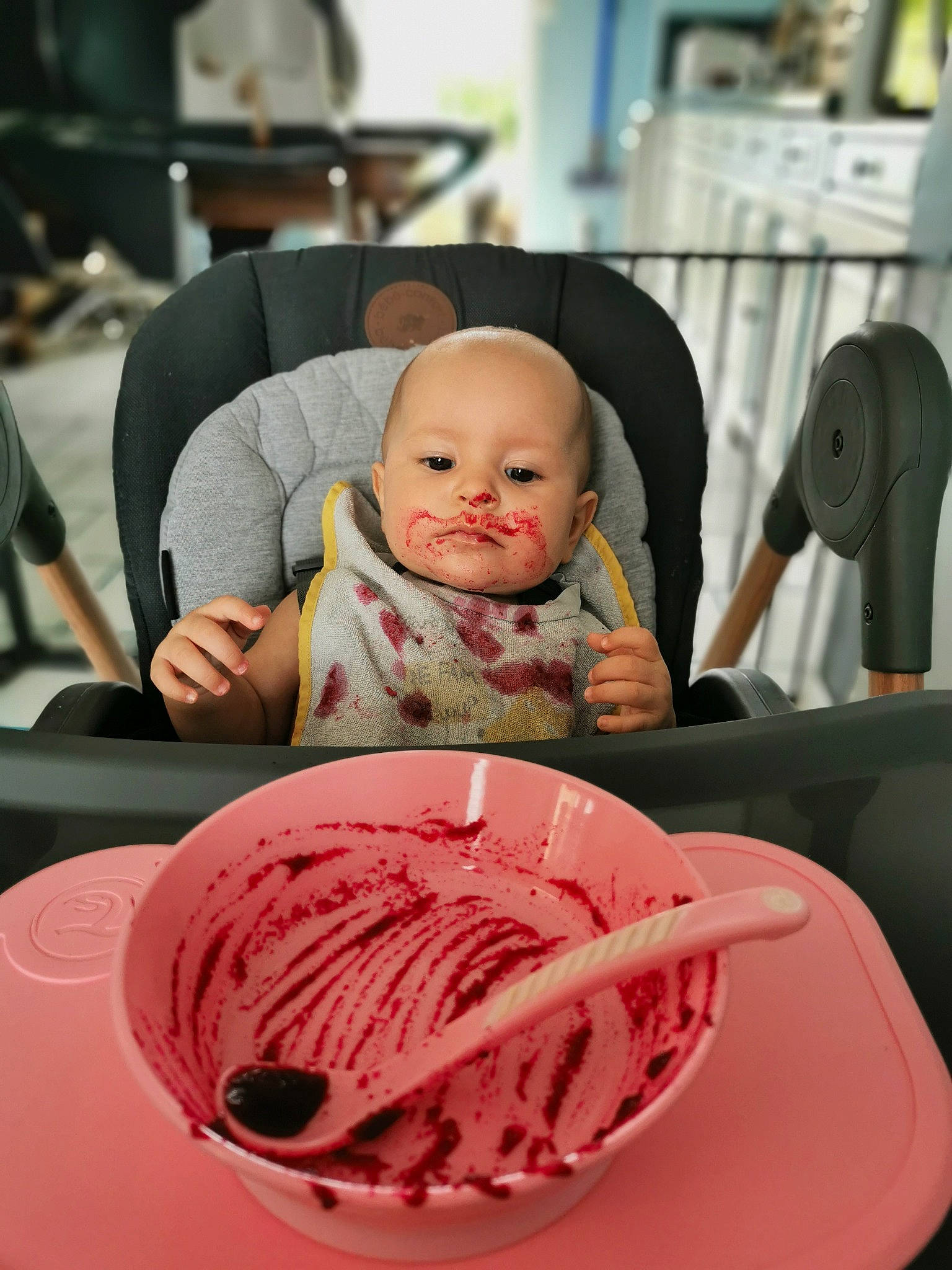 Shanys participe au concours pour gagner de l'argent avec cette photo : art, baby, chair, child, cuisine, dish, dishware, event, hat, headgear, icing, ingredient, kitchen_utensil, person, plate, platter, recipe, serveware, smile, tableware