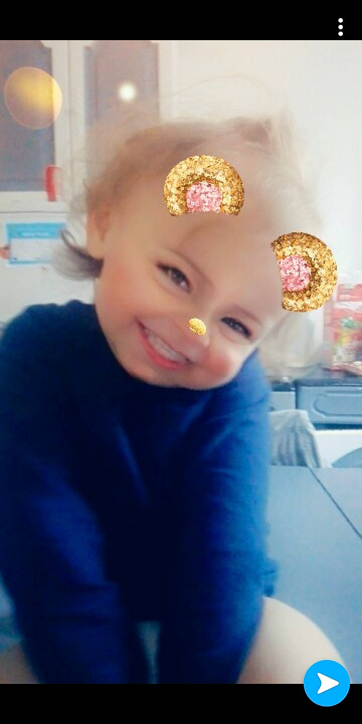 Louna a rejoint le concours — aidez-le/la à gagner de superbes lots ! blue, cheek, child, ear, eye, forehead, fun, girl, hair, hair_accessory, hairstyle, happiness, head, human_hair_color, infant, iris, joy, person, product, skin