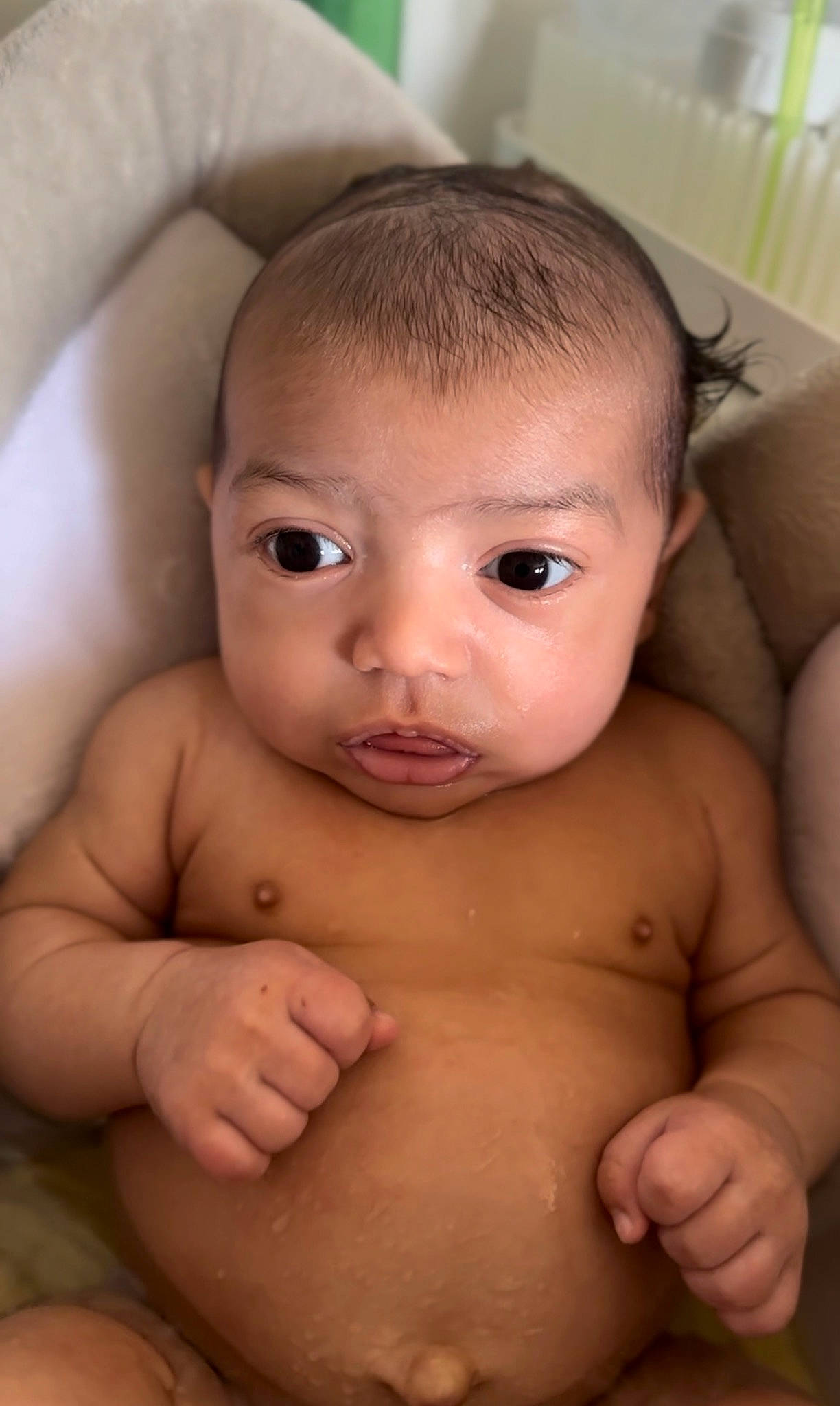 Christos is registered to the contest to win money with this photo: baby, cheek, chin, eye, eyebrow, eyelash, face, facial_expression, forehead, hair, head, human_body, leg, lip, mouth, muscle, neck, nose, person, skin