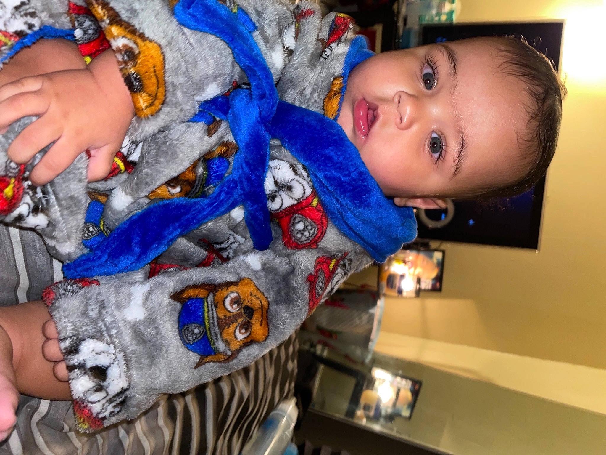 Mazi is registered to the contest to win money with this photo: baby, blue, bracelet, child, electric_blue, event, fashion_accessory, fun, happy, jewellery, organ, pattern, person, room, sleeve, smile, sportswear, street_fashion, toddler, tradition