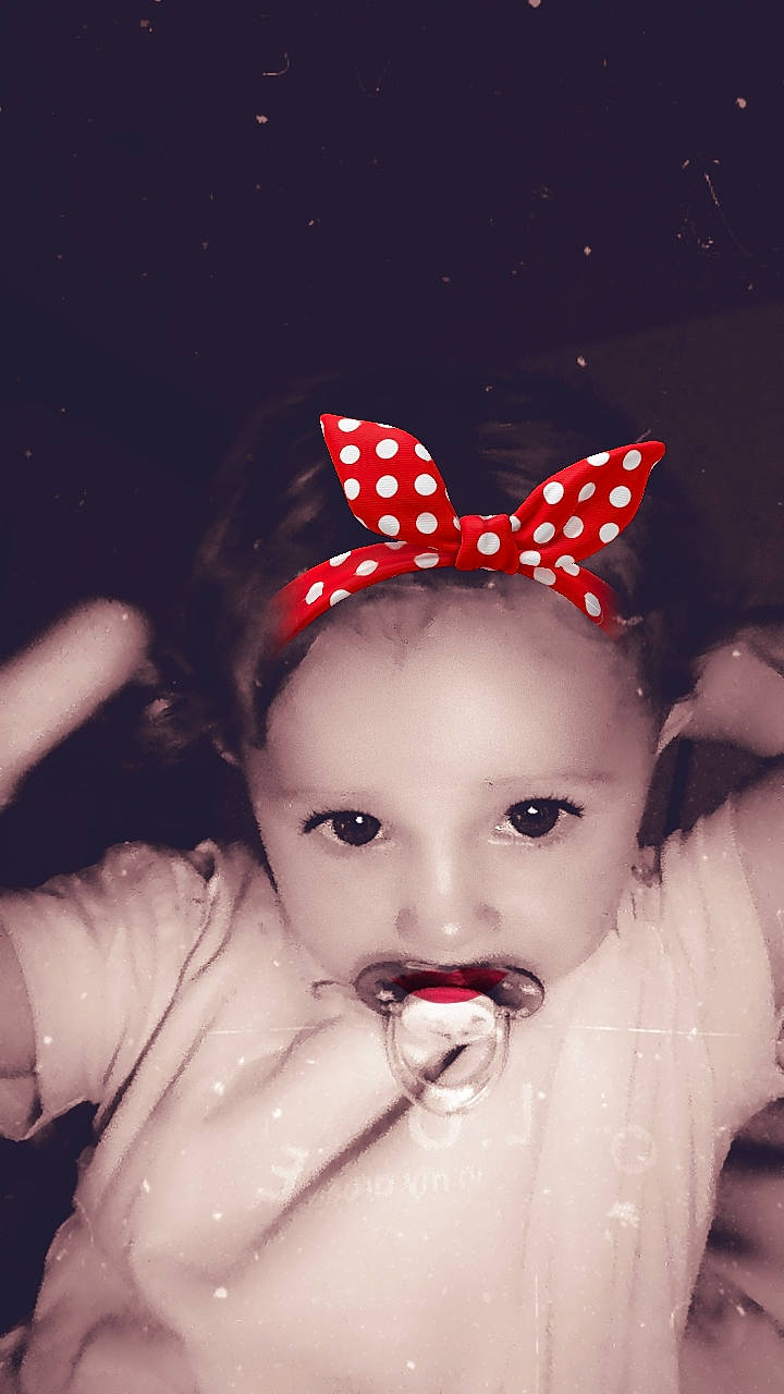 Océane participe au concours pour gagner de l'argent avec cette photo : cap, carmine, cheek, child, cool, costume_hat, eye, eyebrow, eyelash, face, fashion_accessory, flash_photography, fun, gesture, hair_accessory, happy, headgear, headpiece, lip, person