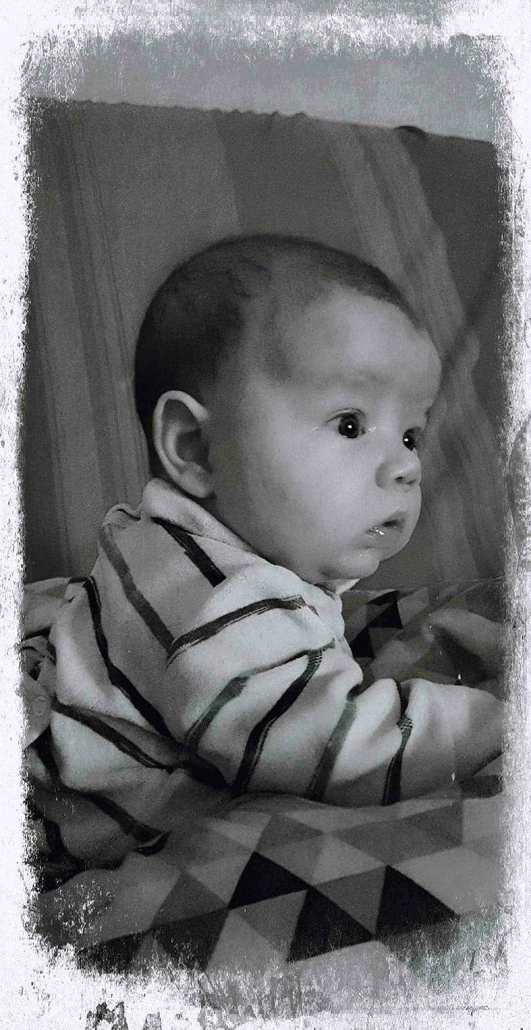 Mattys a rejoint le concours — aidez-le/la à gagner de superbes lots ! baby, baby_toddler_clothing, black, black_and_white, cheek, child, ear, eyebrow, forehead, iris, jaw, monochrome, monochrome_photography, person, photograph, portrait, portrait_photography, stock_photography, style, toddler