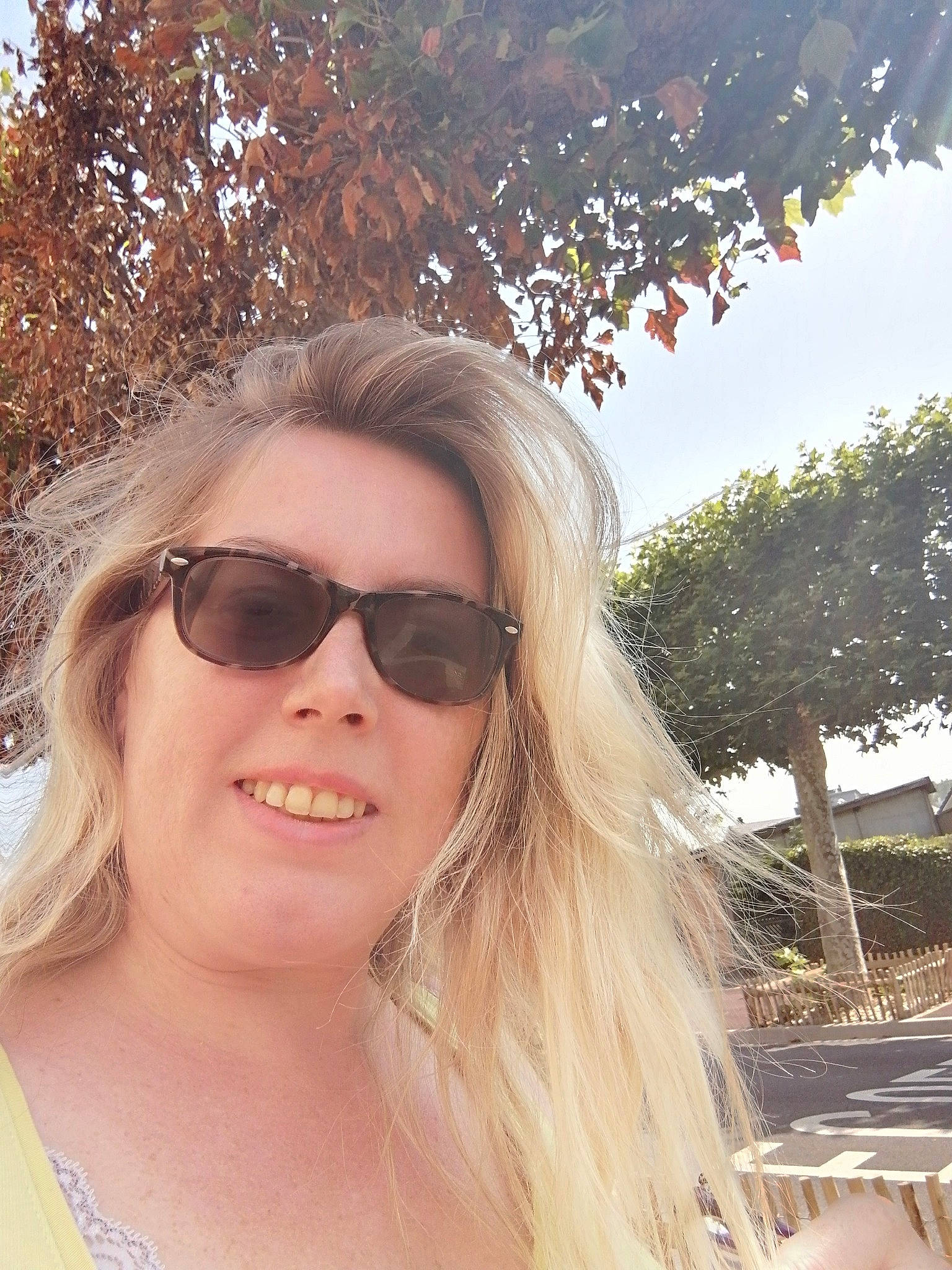 Romance participe au concours pour gagner de l'argent avec cette photo : beauty, blond, chin, cool, eyewear, face, fun, glasses, hair, hair_coloring, hairstyle, joy, lip, long_hair, person, photography, selfie, smile, summer, sunglasses