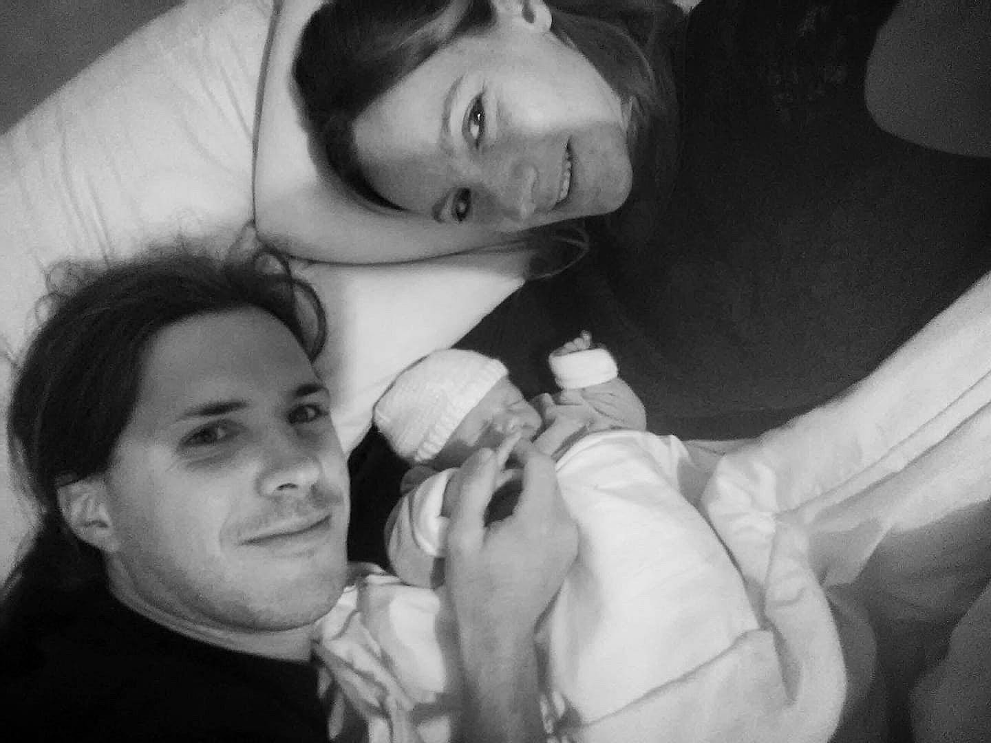 Aedan a rejoint le concours — aidez-le/la à gagner de superbes lots ! baby, birth, black_and_white, child, childbirth, facial_expression, fun, happy, joy, lip, monochrome, monochrome_photography, mother, mouth, nose, person, photograph, photography, smile, snapshot