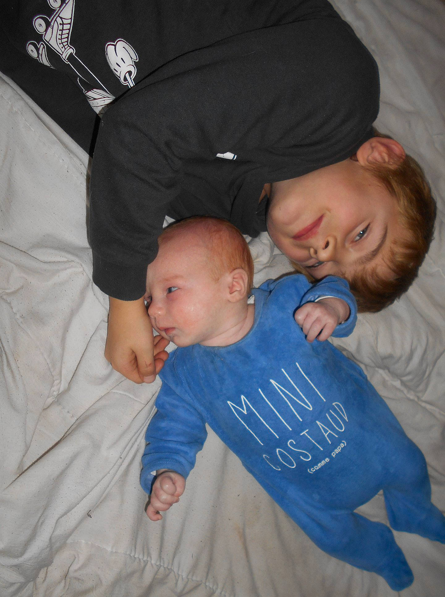 Aedan a rejoint le concours — aidez-le/la à gagner de superbes lots ! arm, baby, blue, cheek, child, eye, finger, forehead, fun, gesture, leg, nose, people, person, sibling, skin, toddler, trunk