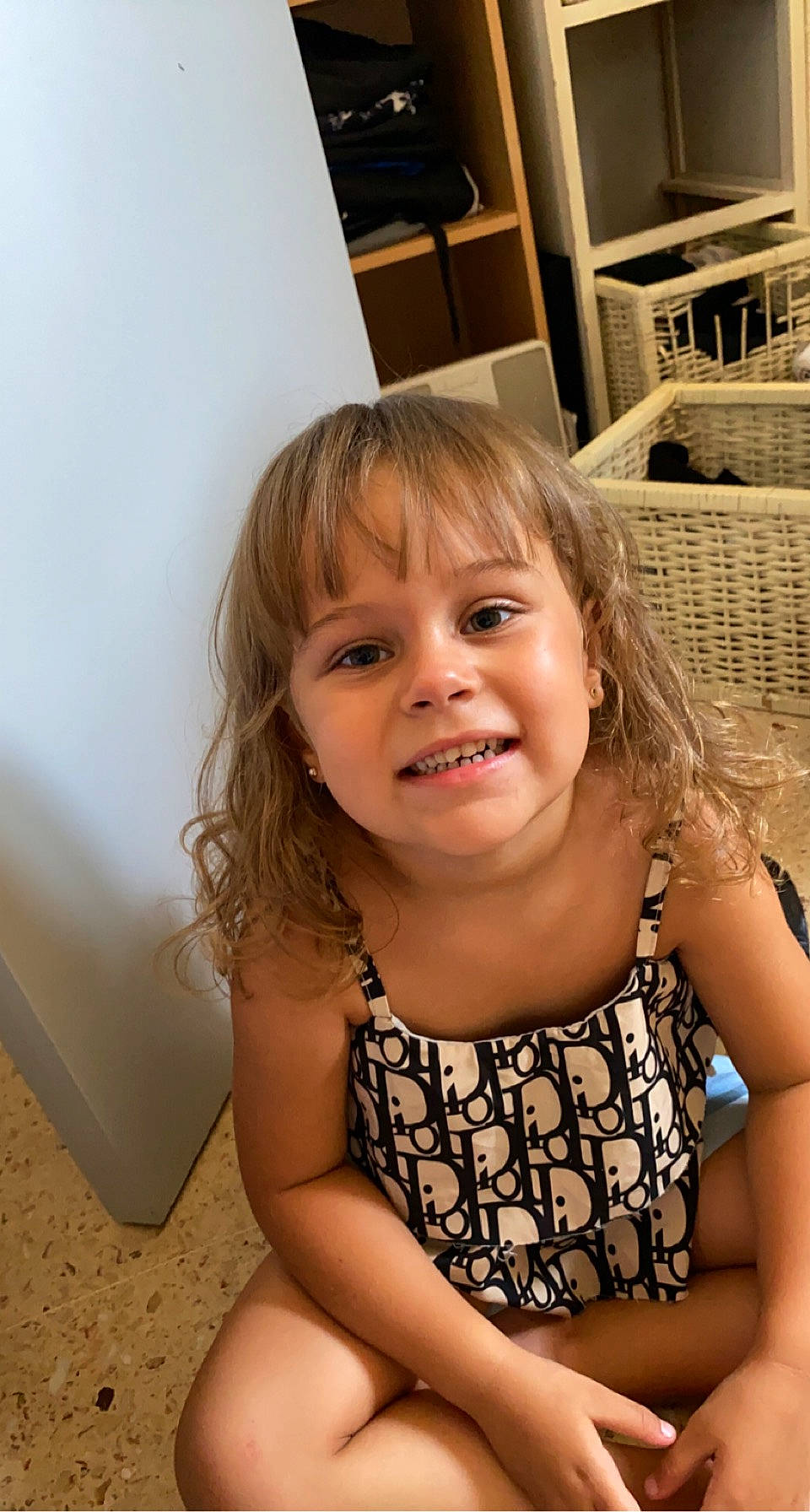 Haïley participe au concours pour gagner de l'argent avec cette photo : cheek, chin, eye, face, finger, fun, hair, hairstyle, happy, head, human_body, iris, joy, lip, nose, organ, person, shoulder, skin, smile