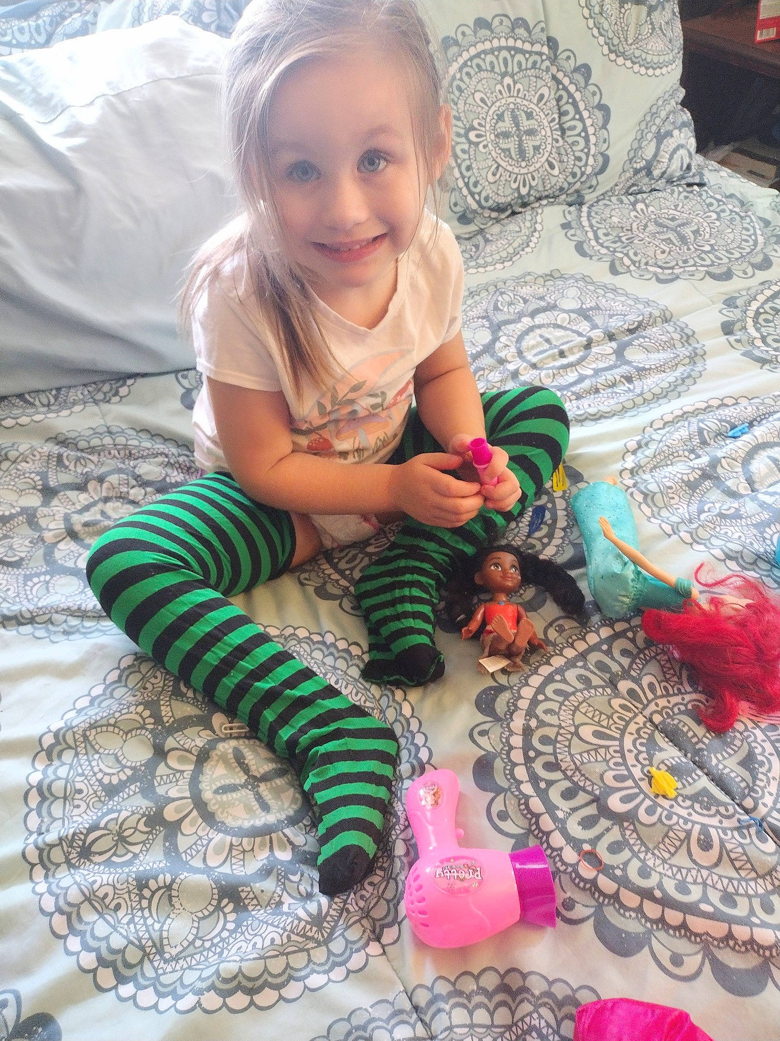 Ayla is registered to the contest to win money with this photo: art, baby_toddler_clothing, beauty, child, comfort, dress, event, face, flooring, happy, head, joy, linens, magenta, pattern, people, person, pink, sleeve, smile