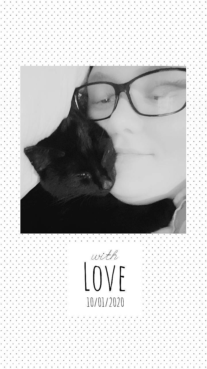 Stitch a rejoint le concours — aidez-le/la à gagner de superbes lots ! black_and_white, cool, eyewear, font, glasses, lip, photography, smile, stock_photography, sunglasses, text, vision_care