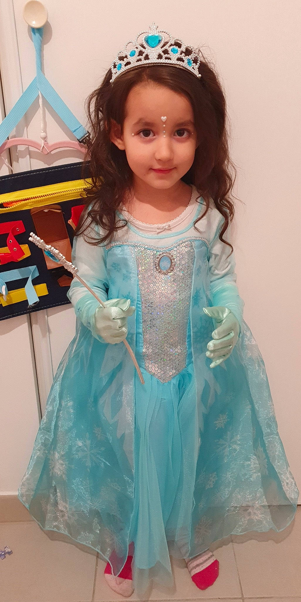 Lyna participe au concours pour gagner de l'argent avec cette photo : baby_toddler_clothing, day_dress, doll, dress, embellishment, eye, eyelash, fashion_design, formal_wear, hair, happy, head, iris, long_hair, one_piece_garment, person, pink, skin, sleeve, smile