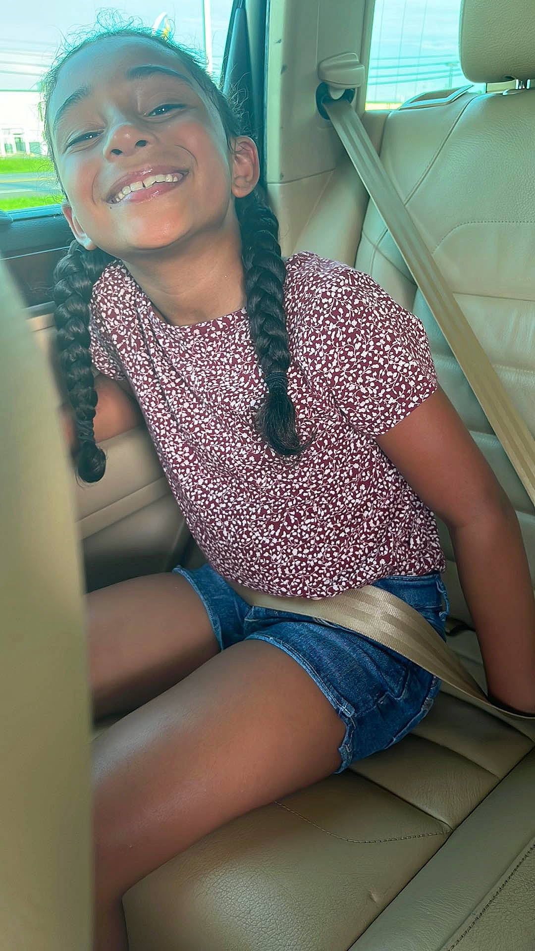 Ameliana is registered to the contest to win money with this photo: black_hair, cool, electric_blue, eyewear, hairstyle, happy, human_leg, joint, joy, knee, lap, leg, leisure, muscle, person, shoulder, smile, summer, thigh, trunk