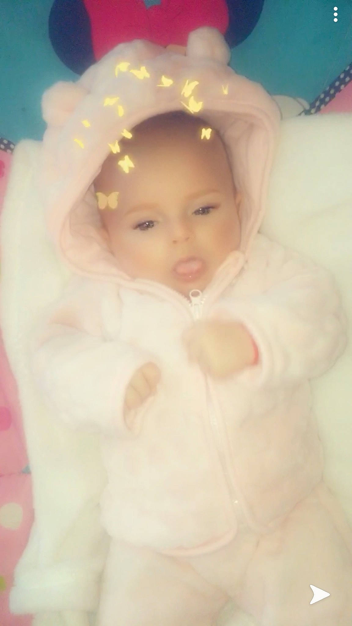 Neïssy a rejoint le concours — aidez-le/la à gagner de superbes lots ! baby, beauty, cheek, child, eye, face, head, lip, person, pink, skin, smile, toddler, white