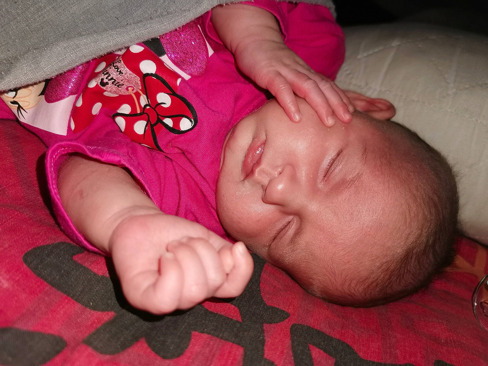 Maelya a rejoint le concours — aidez-le/la à gagner de superbes lots ! arm, baby, cheek, child, finger, flesh, foot, gesture, hand, leg, lip, mouth, muscle, nail, person, pink, skin, sleep, thumb, toddler