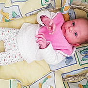 Lhéa a rejoint le concours — aidez-le/la à gagner de superbes lots ! baby, baby_products, baby_sleeping, bed, bedding, bedtime, blanket, cheek, child, furniture, infant_bed, linens, nap, pink, product, room, skin, sleep, textile, toddler