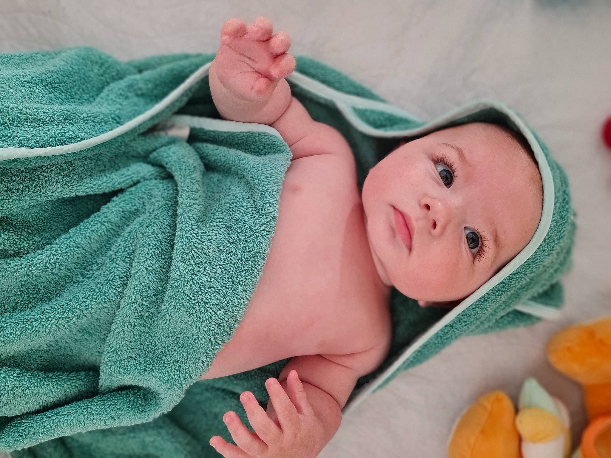 Marco a rejoint le concours — aidez-le/la à gagner de superbes lots ! baby, baby_products, baby_sleeping, baby_toddler_clothing, bedtime, cheek, child, comfort, fashion_accessory, headwear, linens, pattern, person, portrait_photography, sleep, textile, toddler