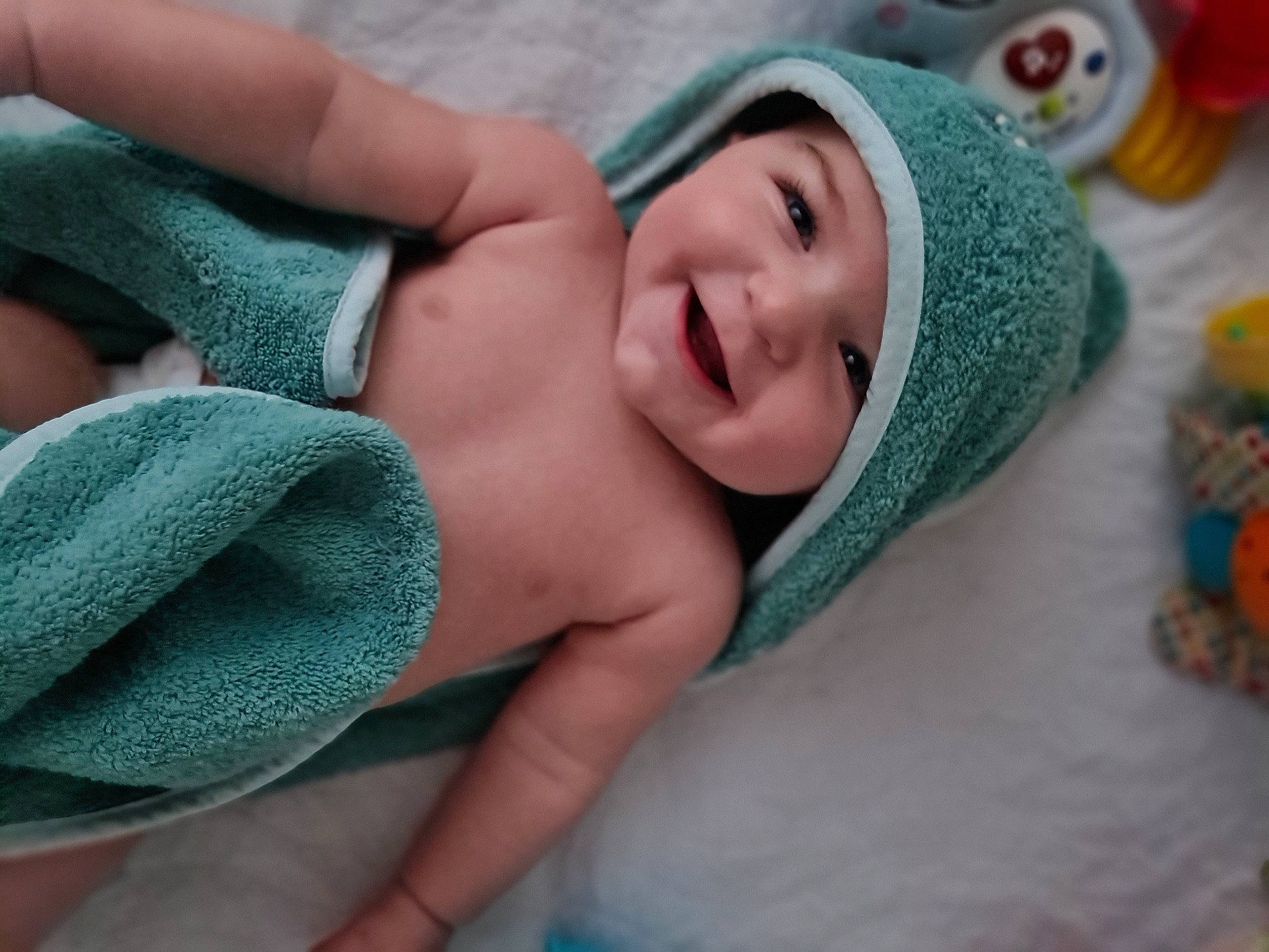 Luis a rejoint le concours — aidez-le/la à gagner de superbes lots ! azure, baby, baby_products, cap, child, close_up, comfort, event, fashion_accessory, finger, hair_accessory, happy, headgear, headwear, joy, linens, pattern, person, portrait_photography, skin