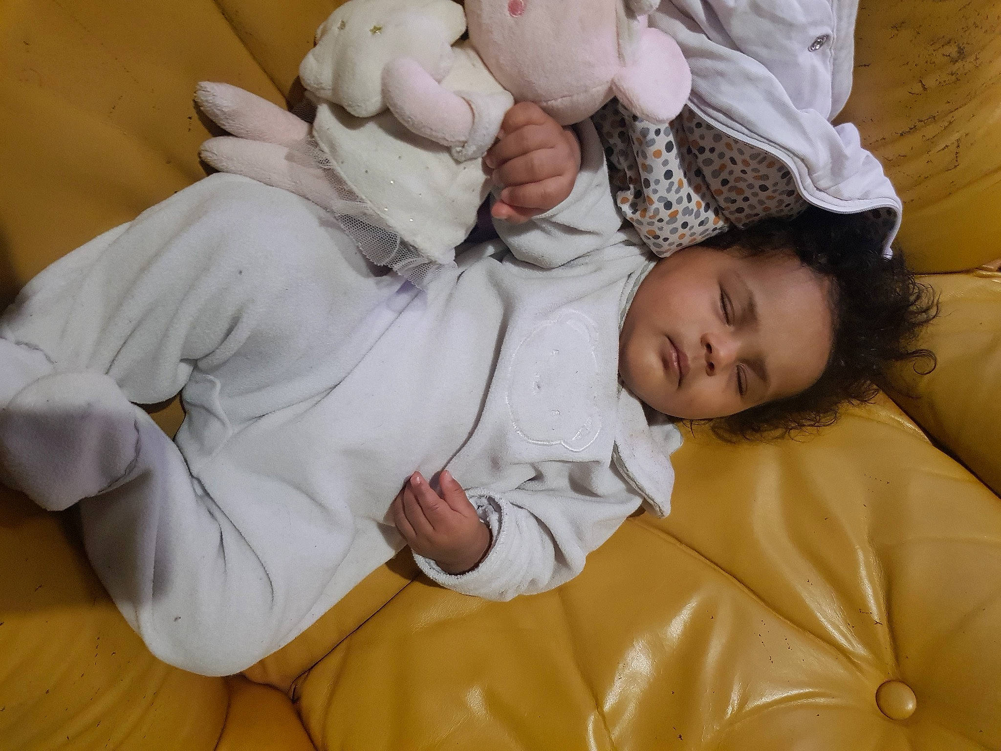 Lana participe au concours pour gagner de l'argent avec cette photo : baby, baby_sleeping, baby_toddler_clothing, bedtime, cheek, child, comfort, event, fur, gesture, happy, linens, nail, nap, person, room, sitting, sleep, thumb, toddler