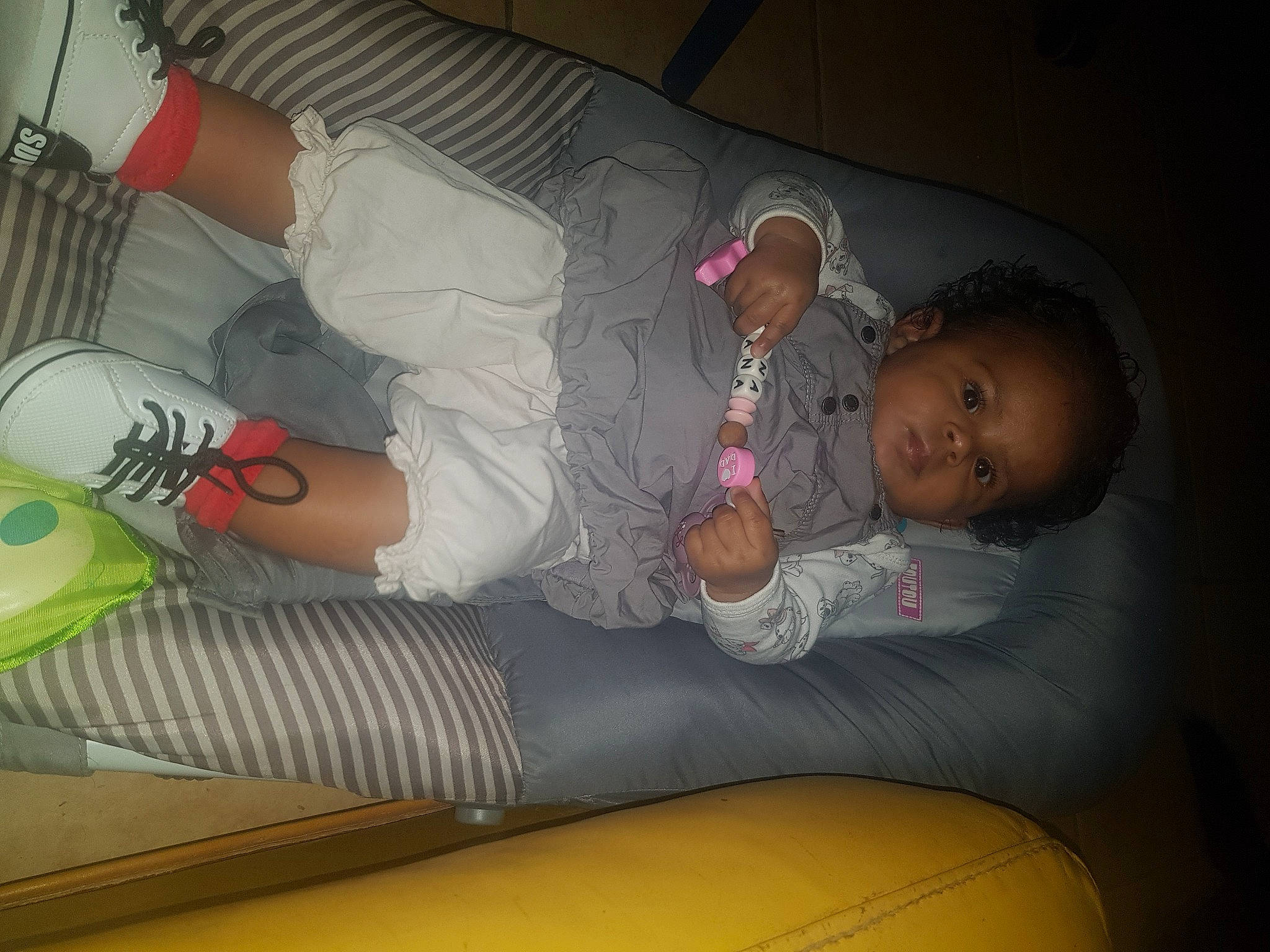 Lana participe au concours pour gagner de l'argent avec cette photo : baby, baby_products, bedtime, child, comfort, elbow, finger, fun, human_body, human_leg, knee, leg, linens, nap, person, product, room, skin, sock, thigh