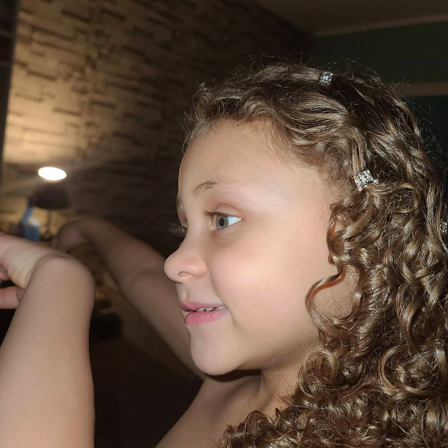 Aerrionna is registered to the contest to win money with this photo: cheek, chin, ear, eyebrow, eyelash, flash_photography, forehead, gesture, hair, hairstyle, happy, iris, jaw, joy, lip, mouth, neck, nose, person, ringlet