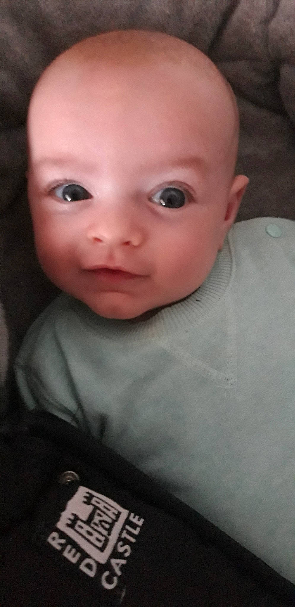 Ilann participe au concours pour gagner de l'argent avec cette photo : baby, cheek, child, chin, close_up, ear, eye, eyebrow, face, facial_expression, forehead, head, iris, lip, mouth, nose, person, skin, smile, toddler