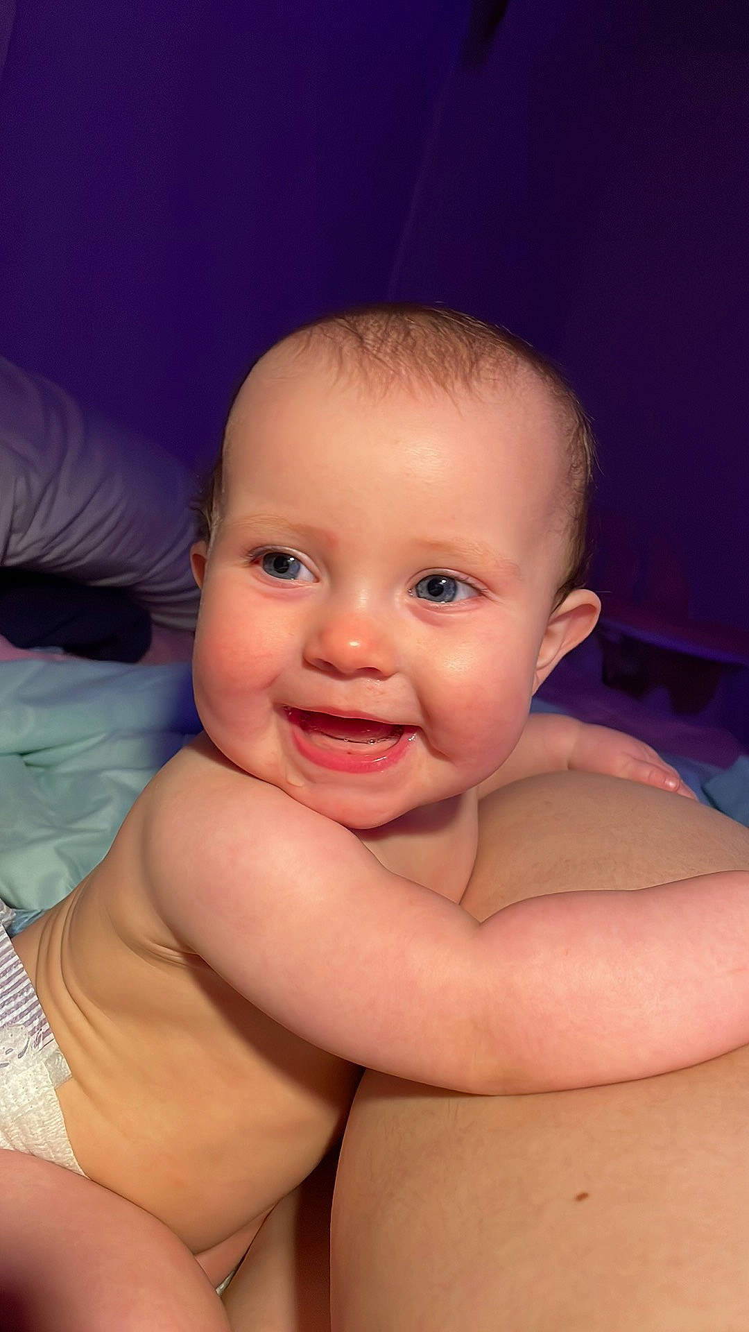 Kingsley is registered to the contest to win money with this photo: arm, baby, cheek, chin, eye, eyebrow, forehead, hand, head, human_body, iris, joy, lip, mouth, muscle, neck, nose, person, shoulder, skin