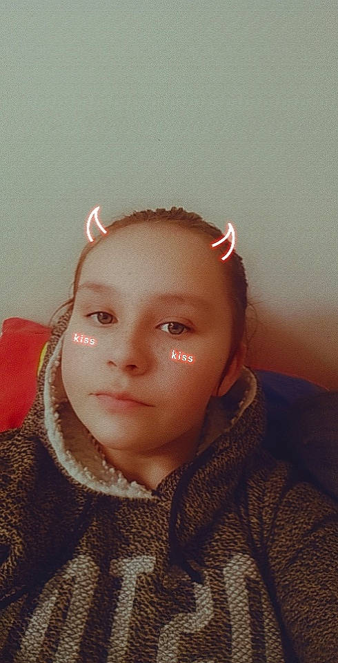 Naomie a rejoint le concours — aidez-le/la à gagner de superbes lots ! black_hair, brown_hair, cheek, clothing, ear, eyelash, eyewear, face, flash_photography, forehead, fun, happy, iris, jacket, jaw, lip, neck, nose, outerwear, person