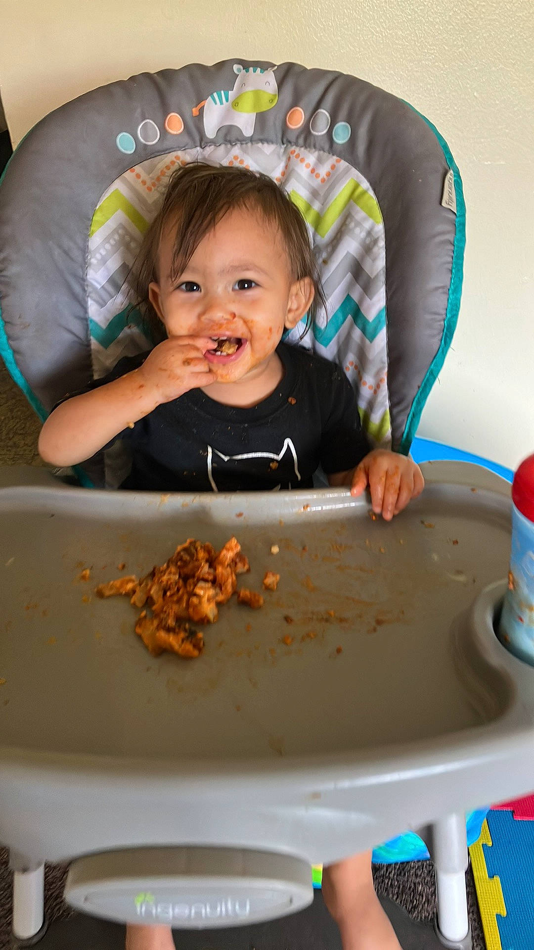 Dessiah is registered to the contest to win money with this photo: baby, baby_toddler_clothing, child, comfort, comfort_food, cuisine, dish, eye, face, food, fun, happy, head, people, person, sharing, sleeve, smile, t_shirt, tableware