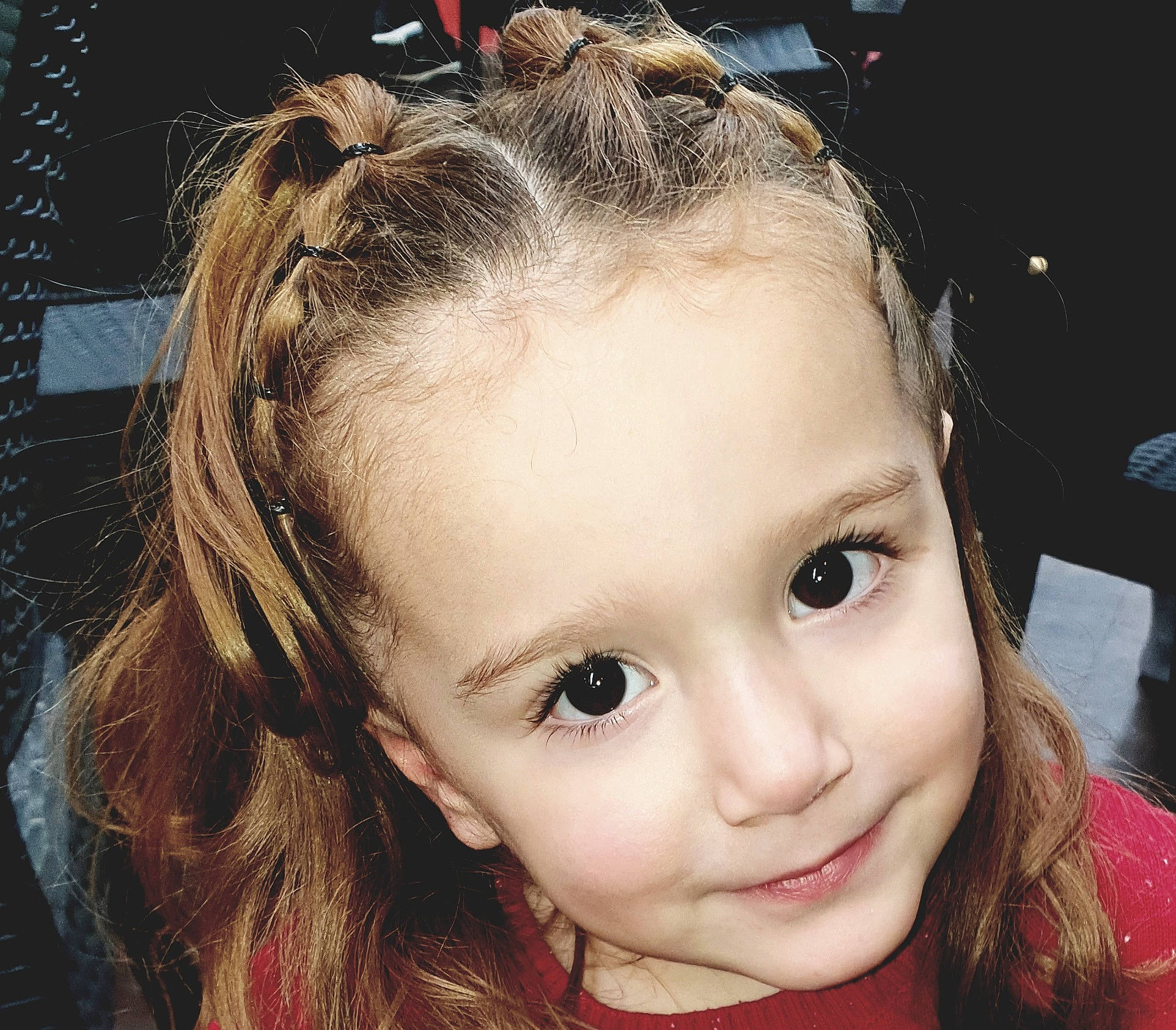 Assia participe au concours pour gagner de l'argent avec cette photo : beauty, black_hair, cheek, cool, ear, eyebrow, eyelash, flash_photography, forehead, happy, iris, jaw, joy, lip, mouth, neck, nose, person, selfie, skin