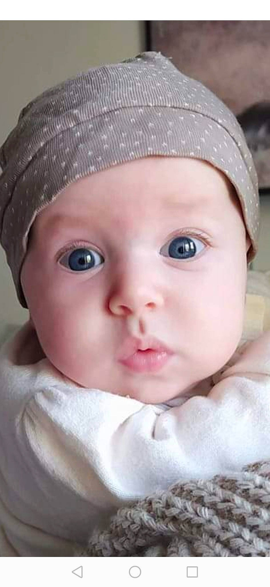 Amel a rejoint le concours — aidez-le/la à gagner de superbes lots ! baby, bonnet, cheek, child, chin, close_up, eye, eyebrow, eyelash, face, head, headgear, headwear, lip, mouth, nose, person, portrait_photography, skin, toddler