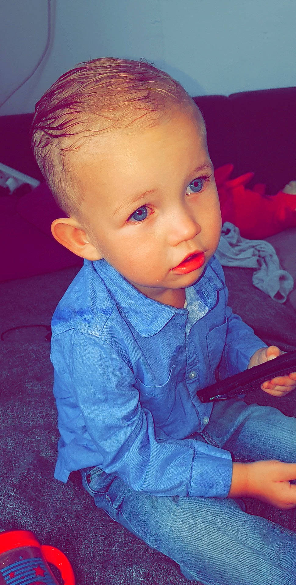 Déjan participe au concours pour gagner de l'argent avec cette photo : baby, blue, cheek, child, child_model, chin, cool, eye, face, forehead, hair, hairstyle, head, iris, lip, nose, person, sitting, skin, smile